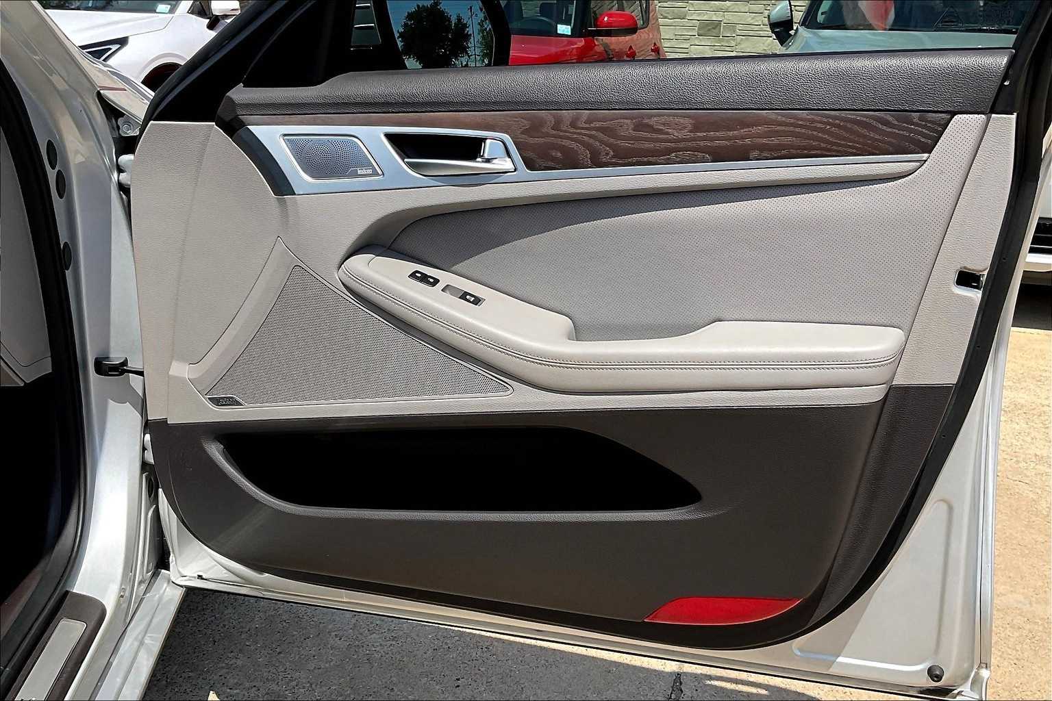 Thumbnail: 2019 Genesis G80 - 28