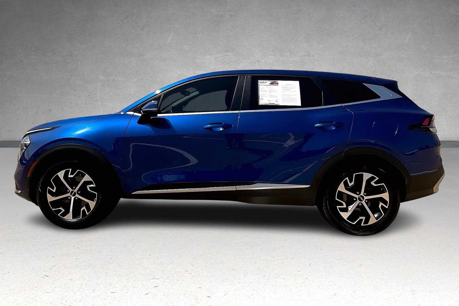 2023 Kia Sportage EX photo 3