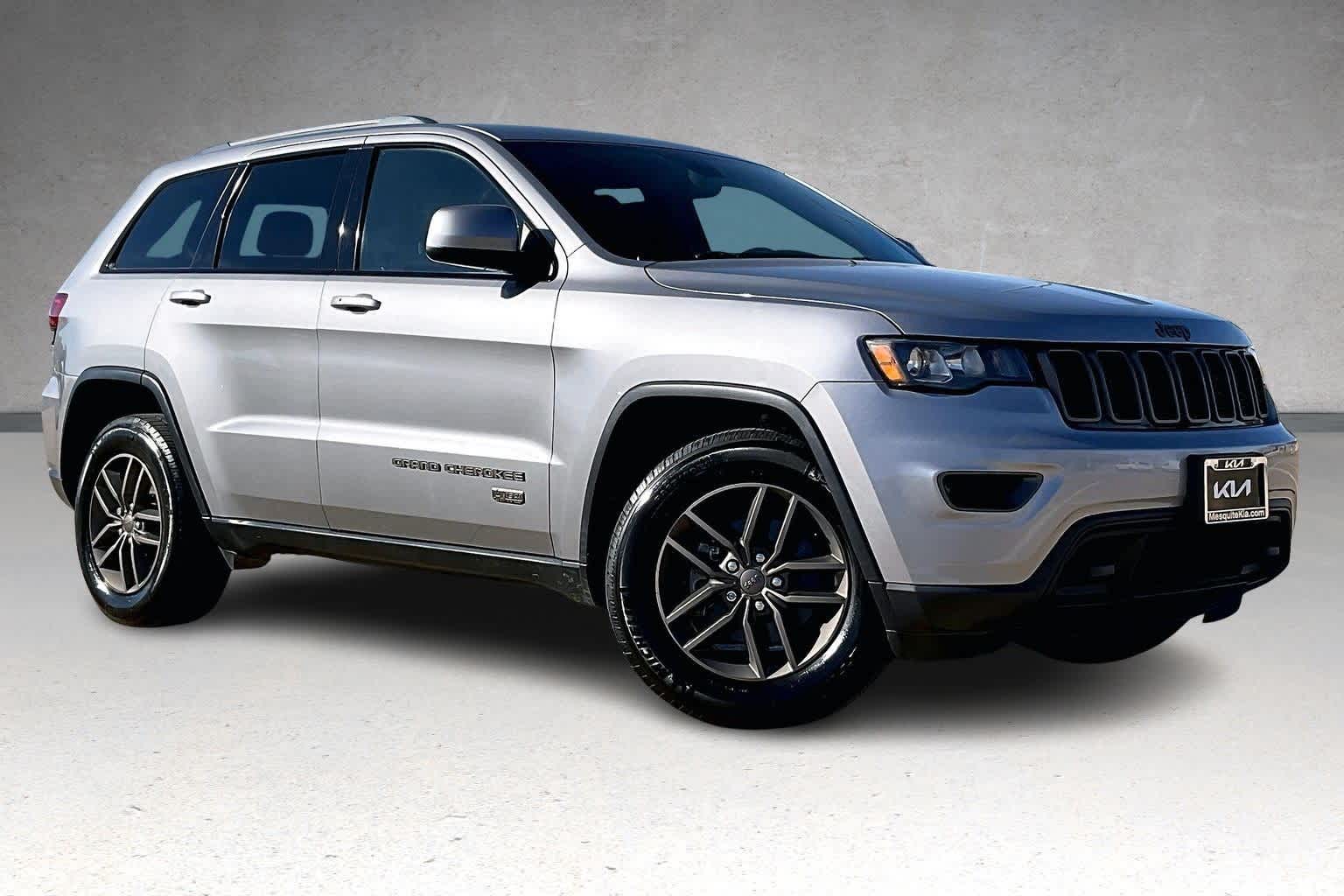 Thumbnail: 2016 Jeep Grand Cherokee - 21