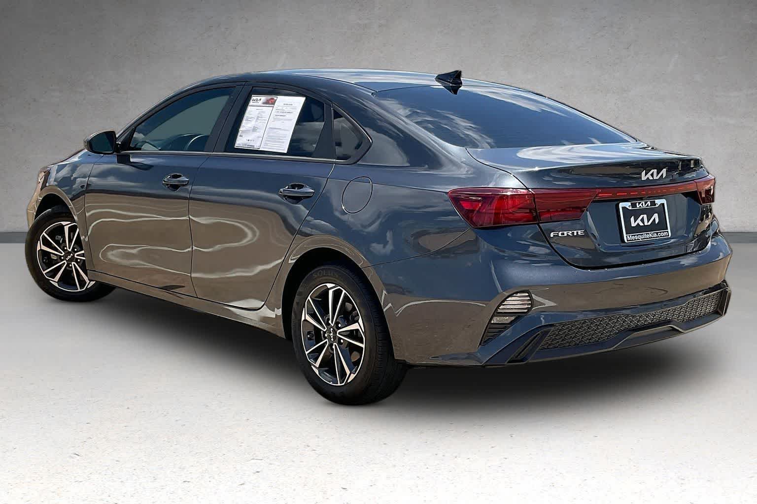 Thumbnail: 2023 Kia Forte - 4
