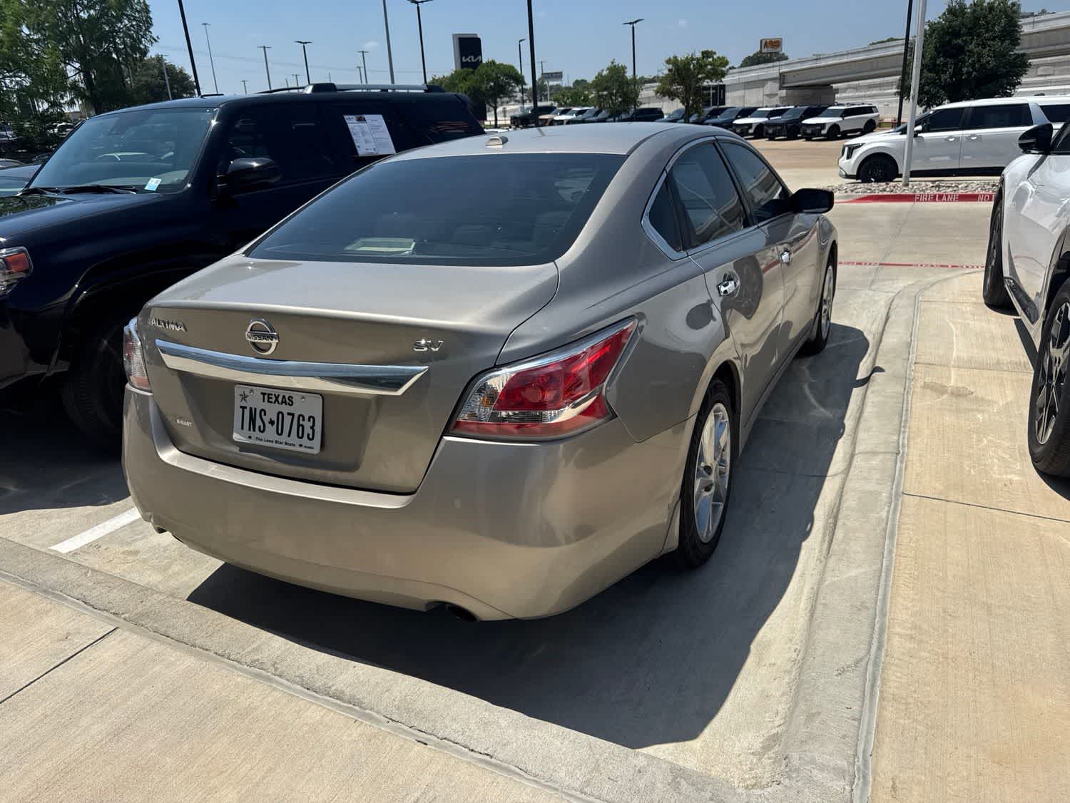 Thumbnail: 2015 Nissan Altima - 6