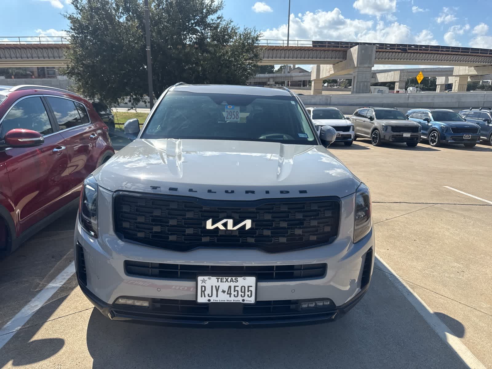2022 Kia Telluride SX photo 2