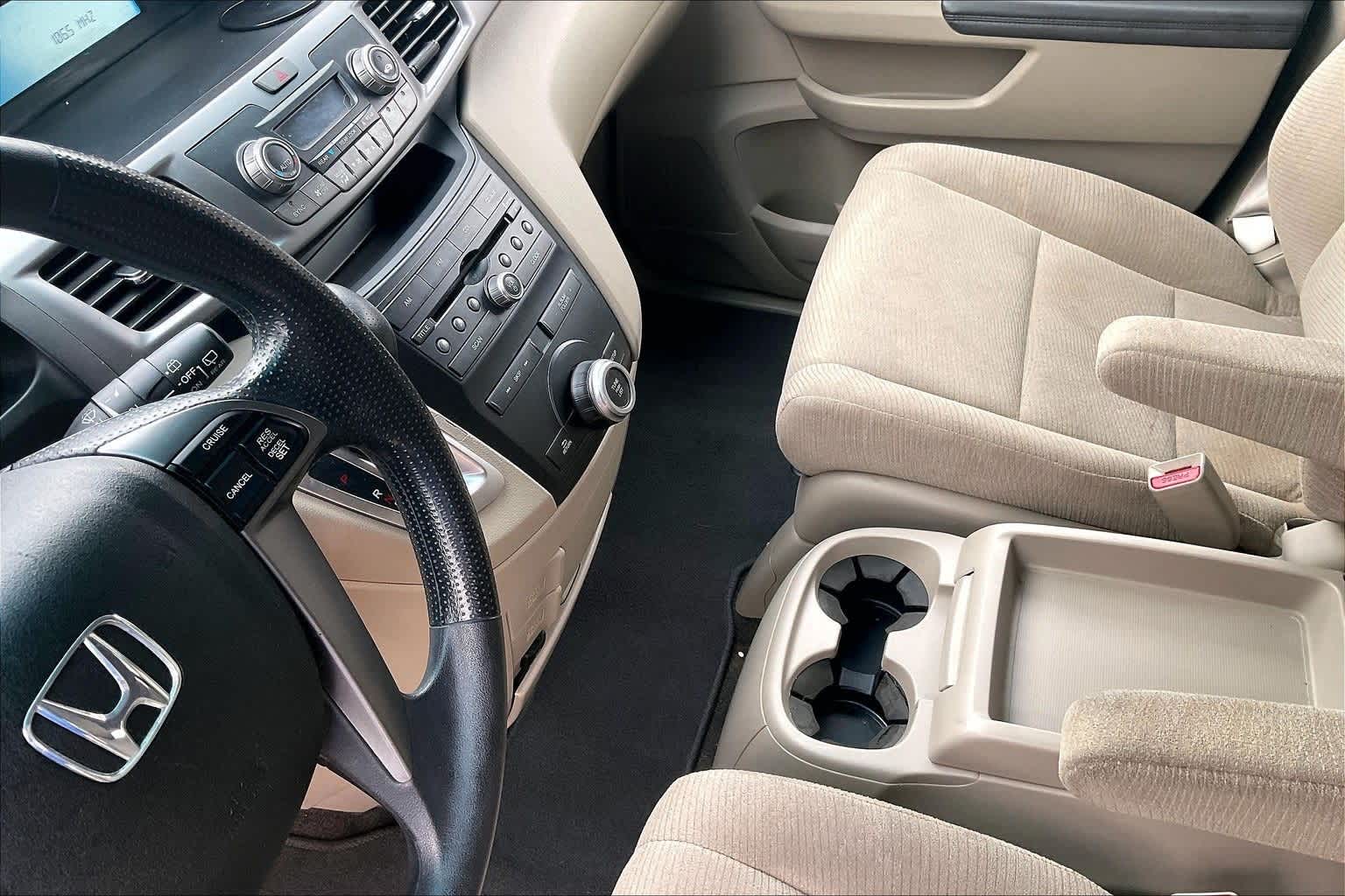 Thumbnail: 2011 Honda Odyssey - 15