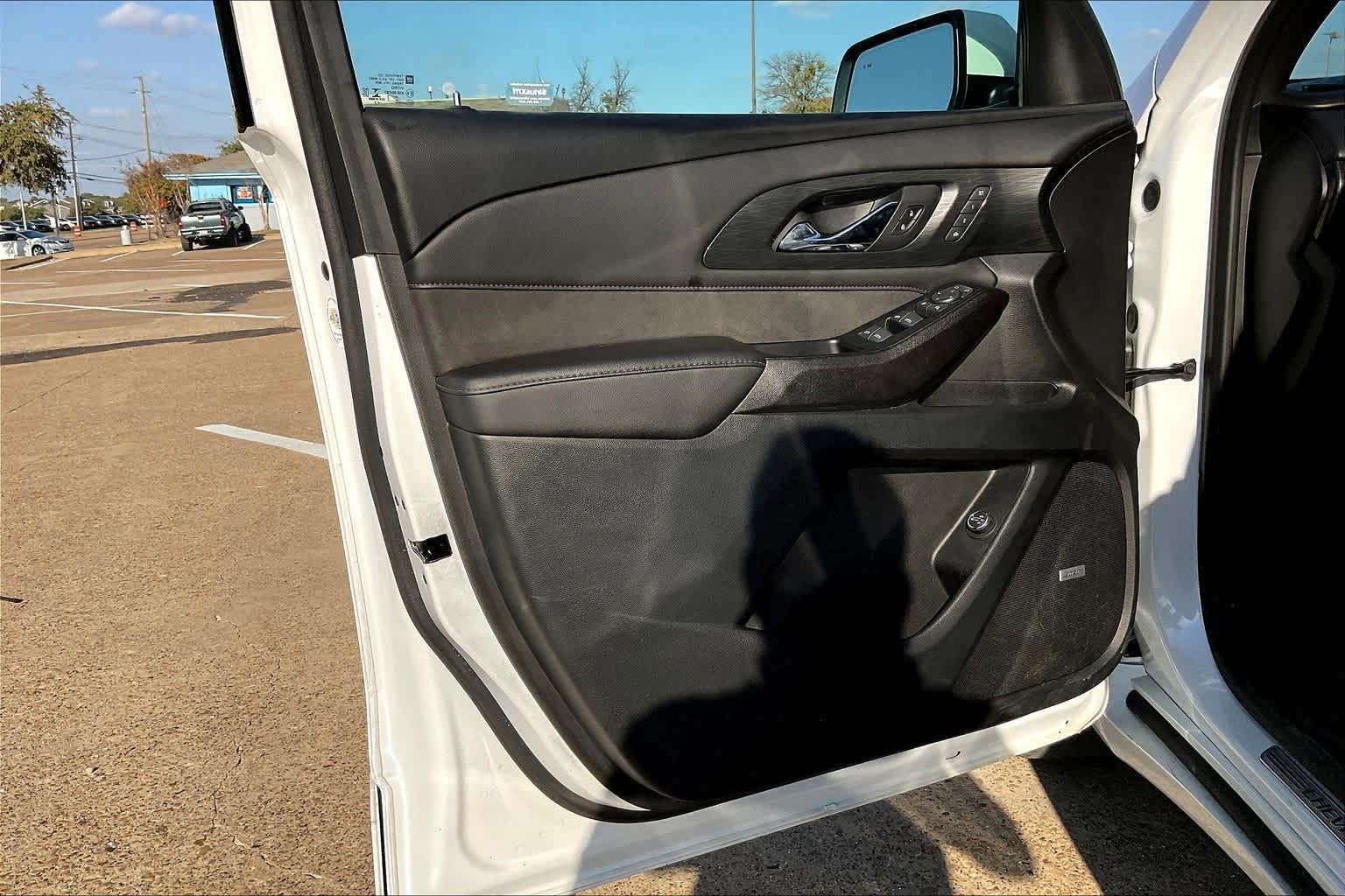 Thumbnail: 2023 Chevrolet Traverse - 27