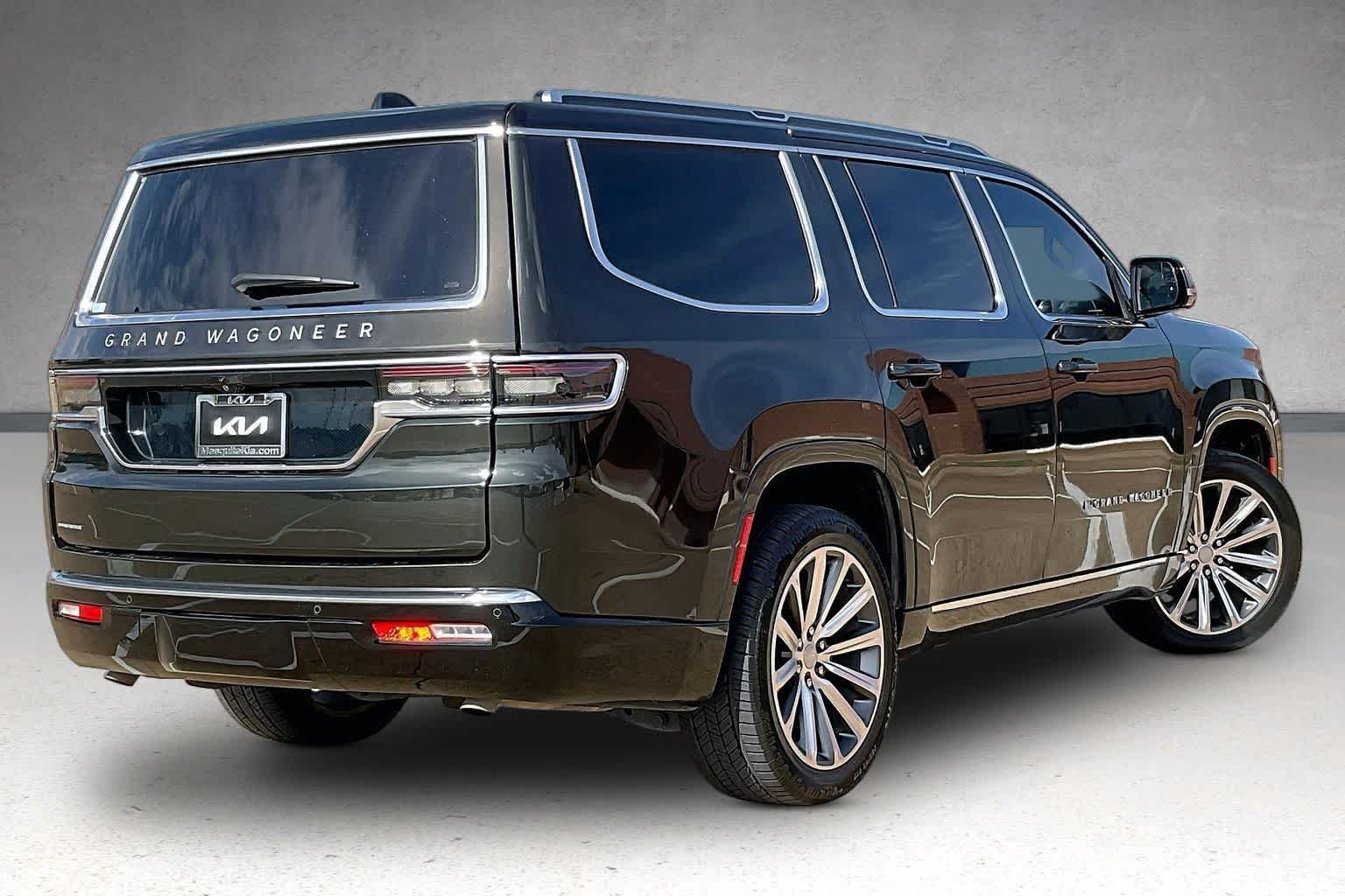 Thumbnail: 2023 Jeep Grand Wagoneer - 22
