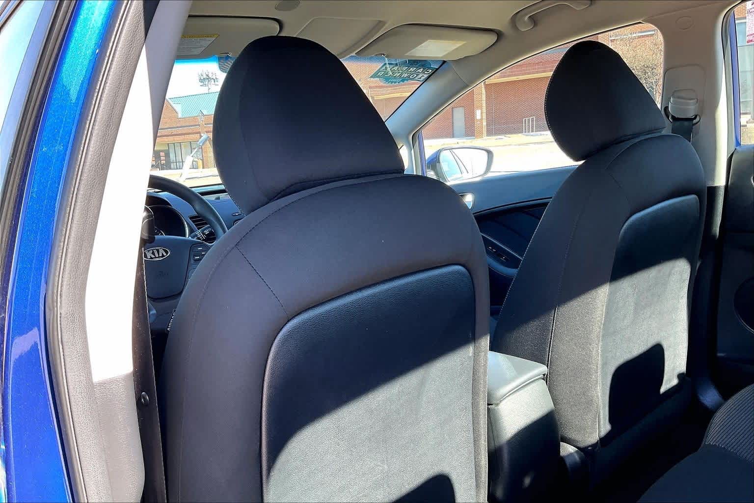 Thumbnail: 2018 Kia Forte - 11