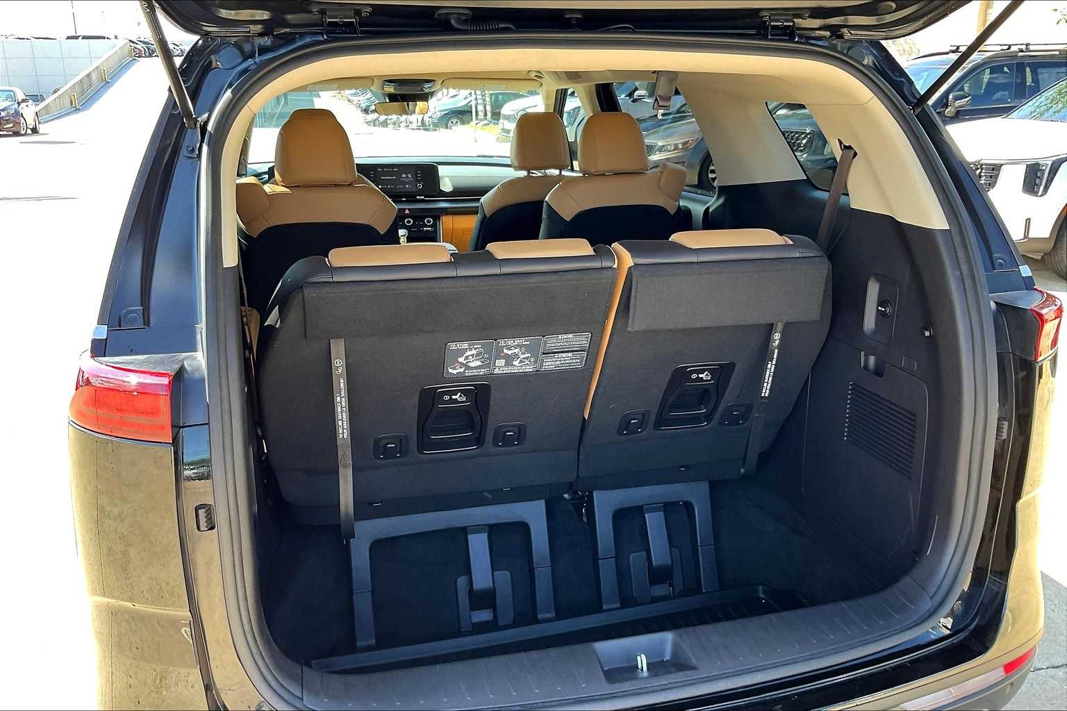 2024 Kia Carnival LX 18