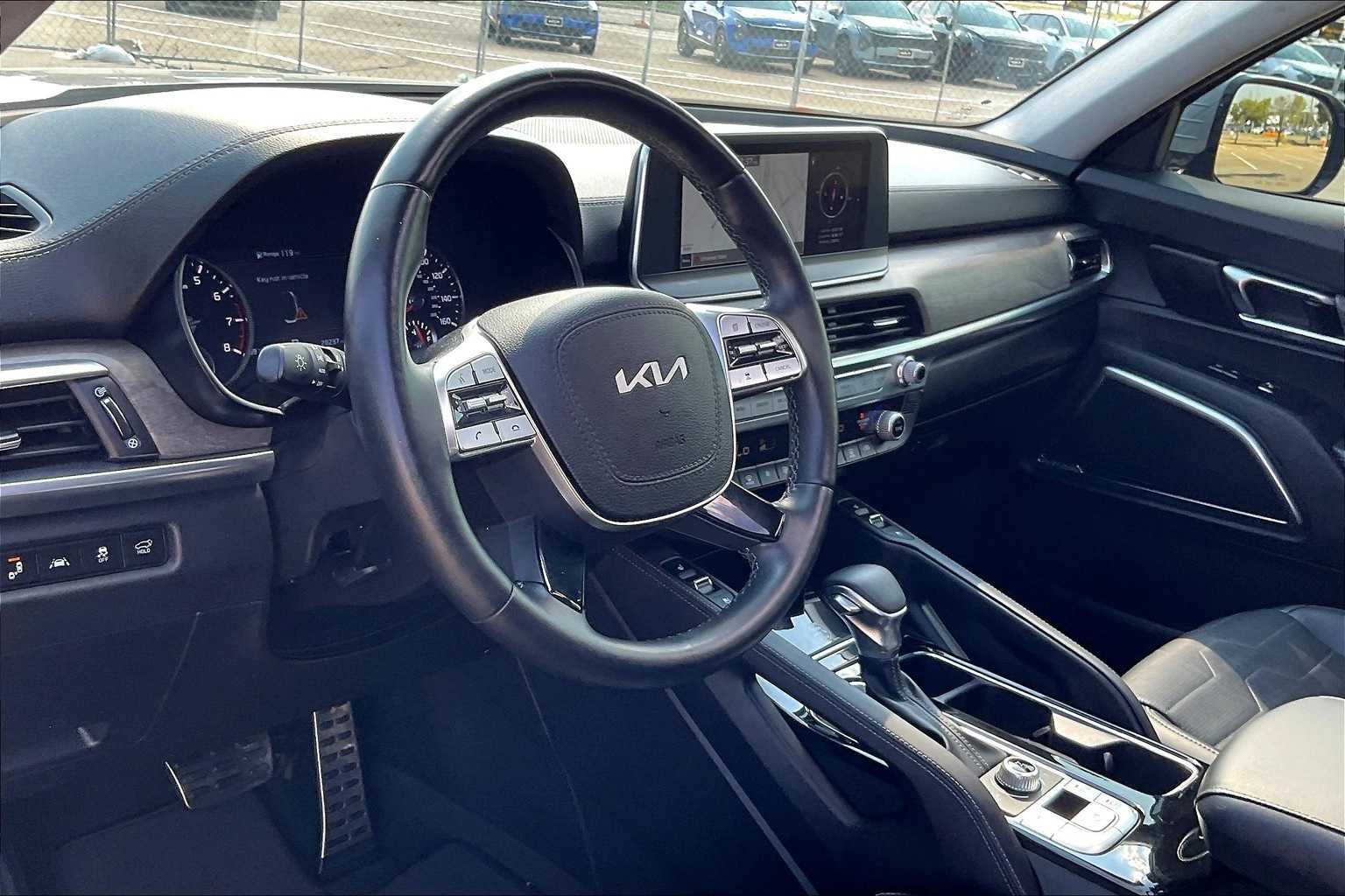 2022 Kia Telluride SX photo 2