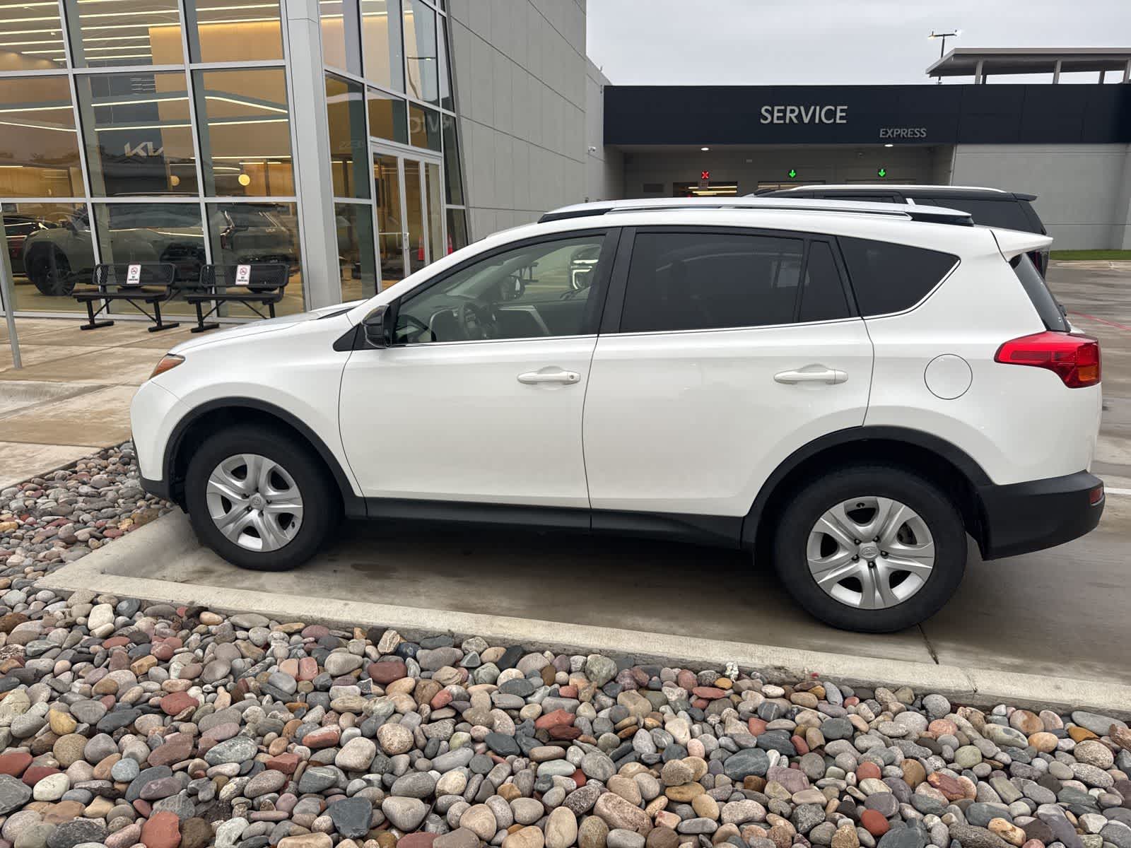 Thumbnail: 2014 Toyota RAV4 - 4