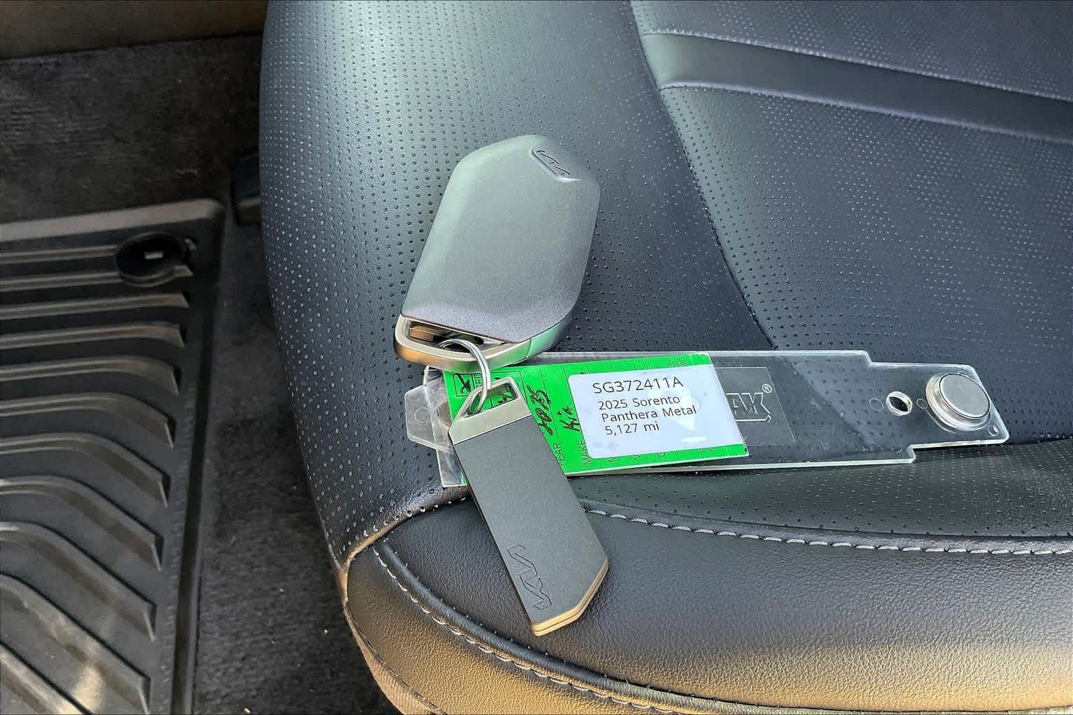 Thumbnail: 2025 Kia Sorento - 18