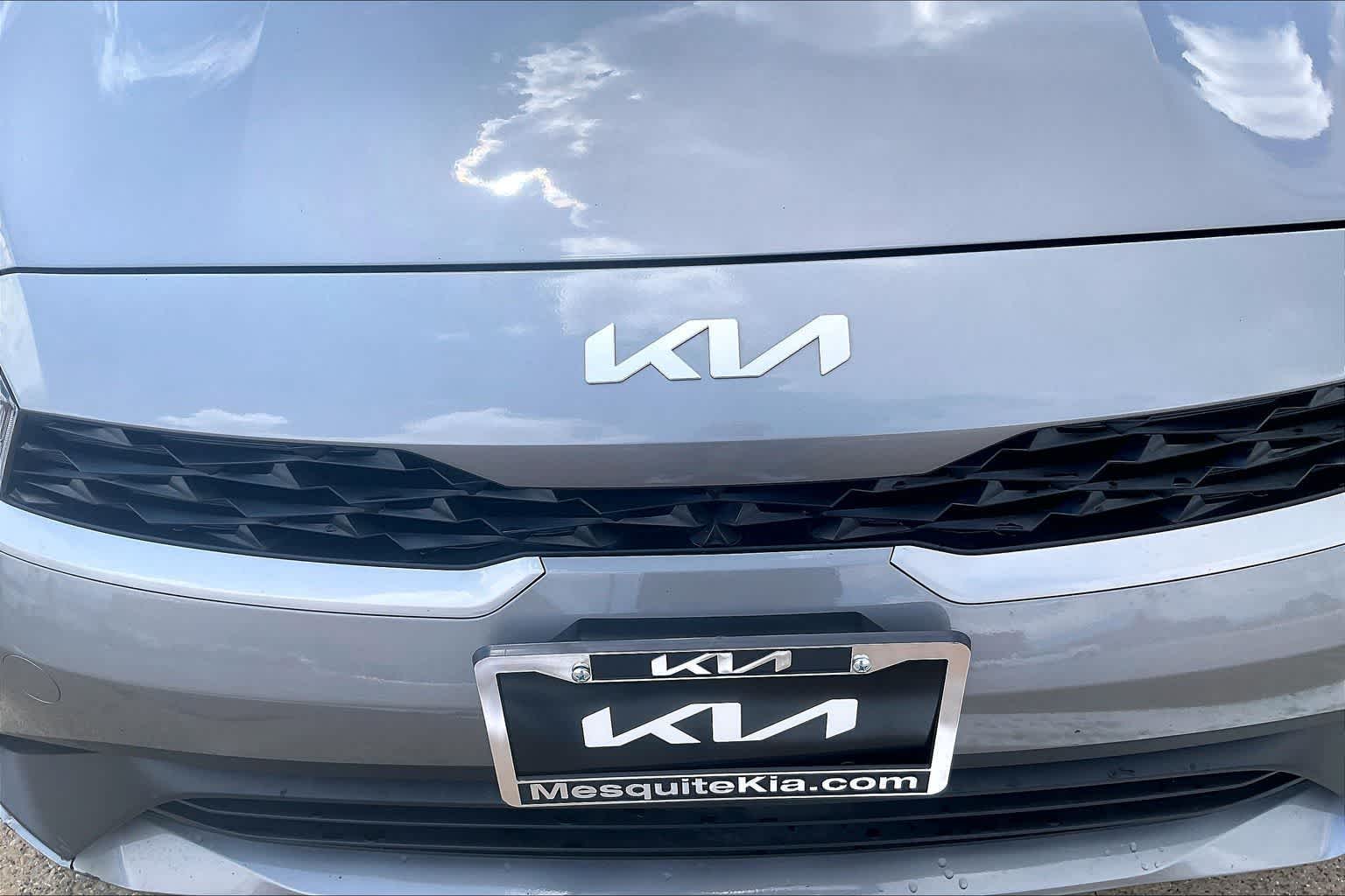 Thumbnail: 2023 Kia Forte - 30