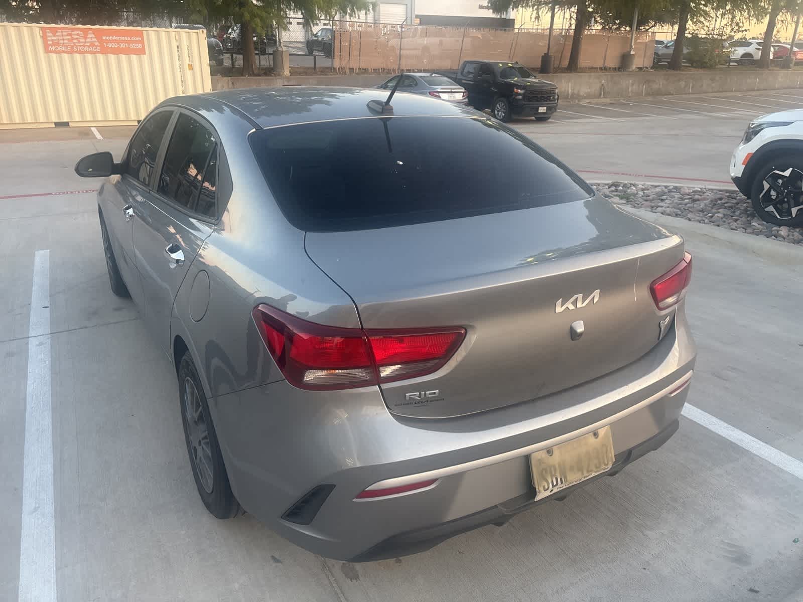 Thumbnail: 2022 Kia Rio - 4