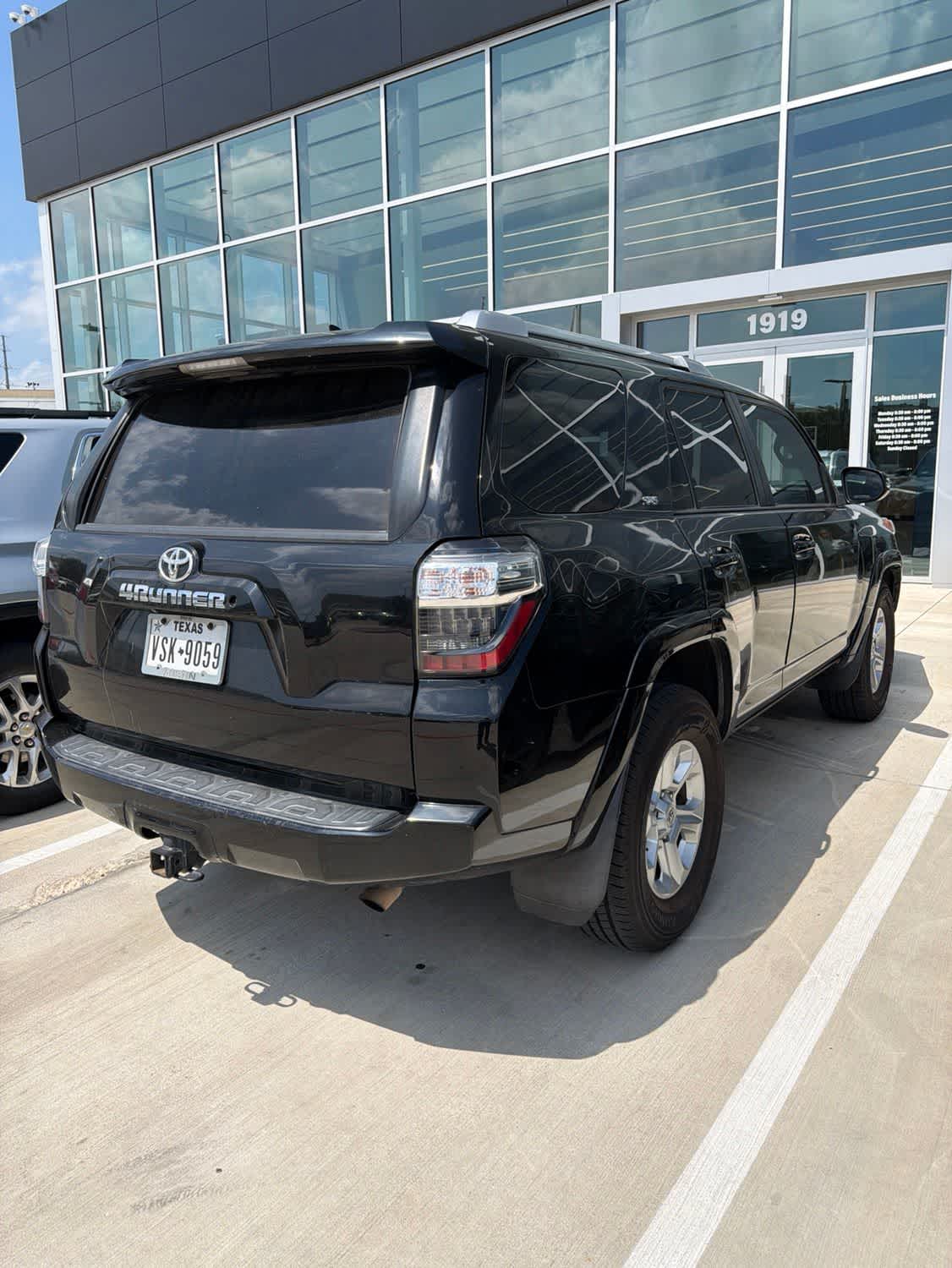 Thumbnail: 2014 Toyota 4Runner - 6
