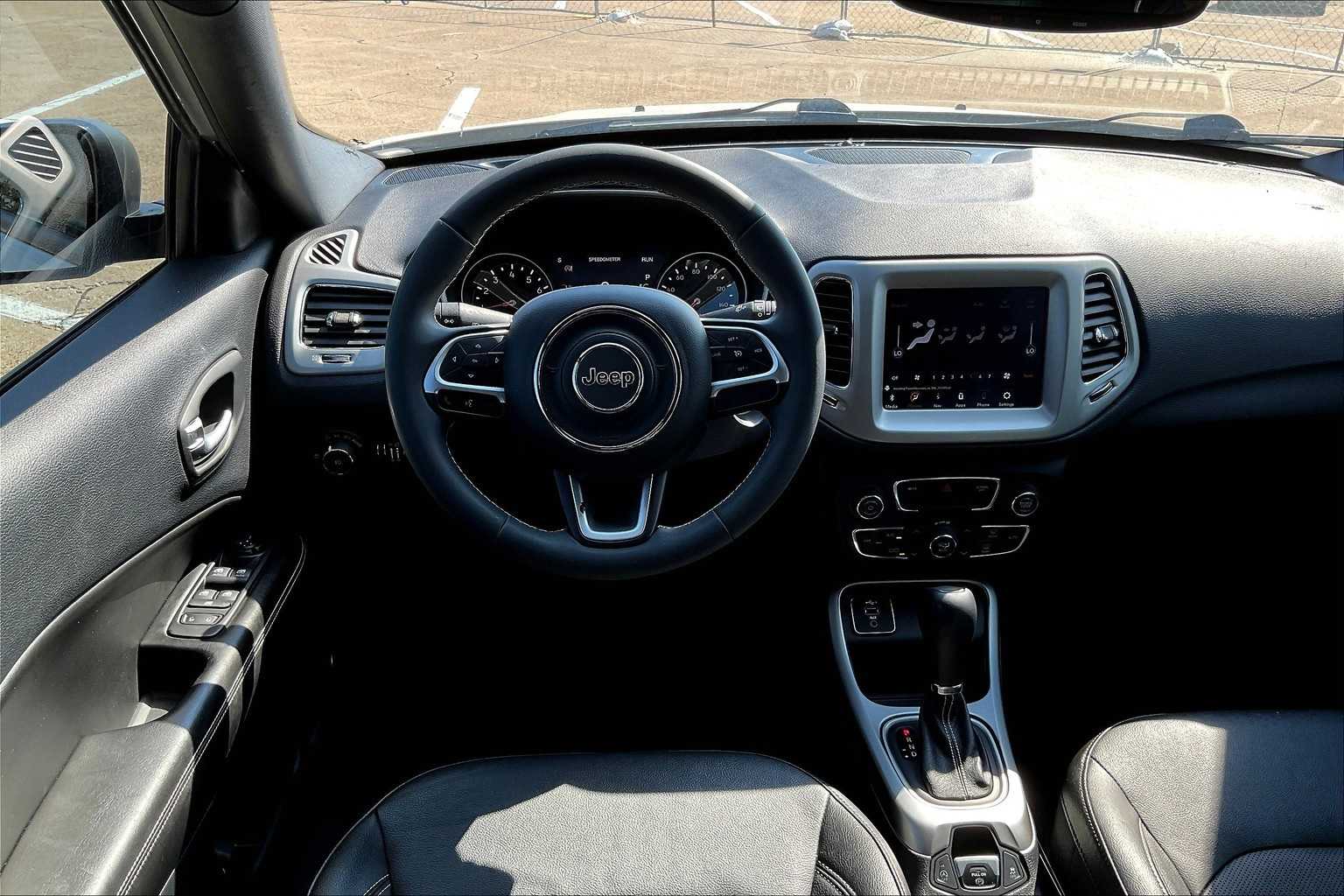 Thumbnail: 2021 Jeep Compass - 14