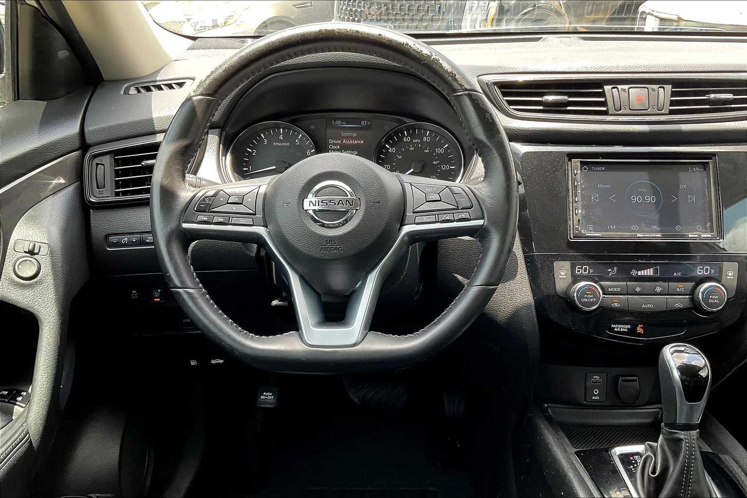 Thumbnail: 2017 Nissan Rogue - 14