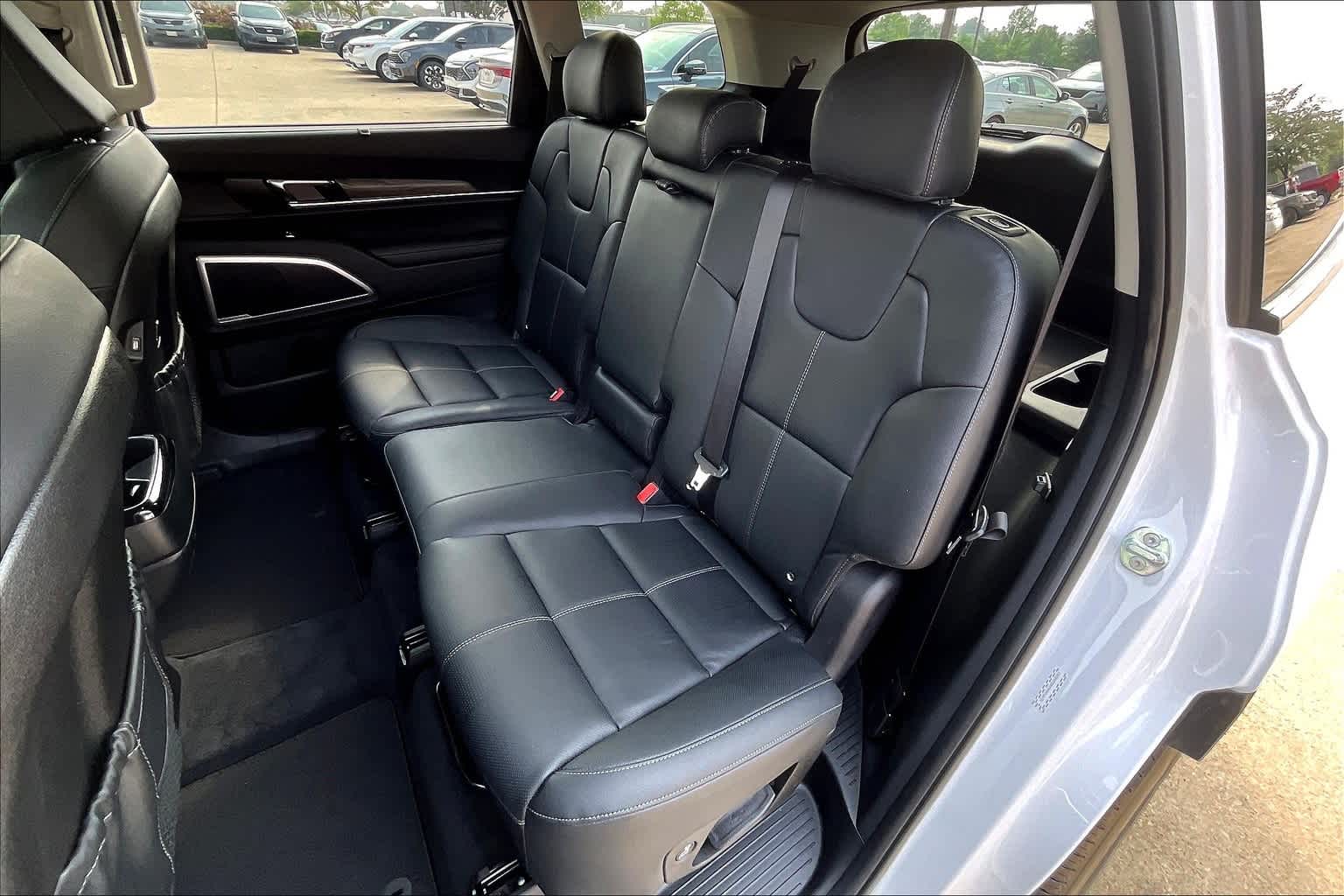 Thumbnail: 2022 Kia Telluride - 29