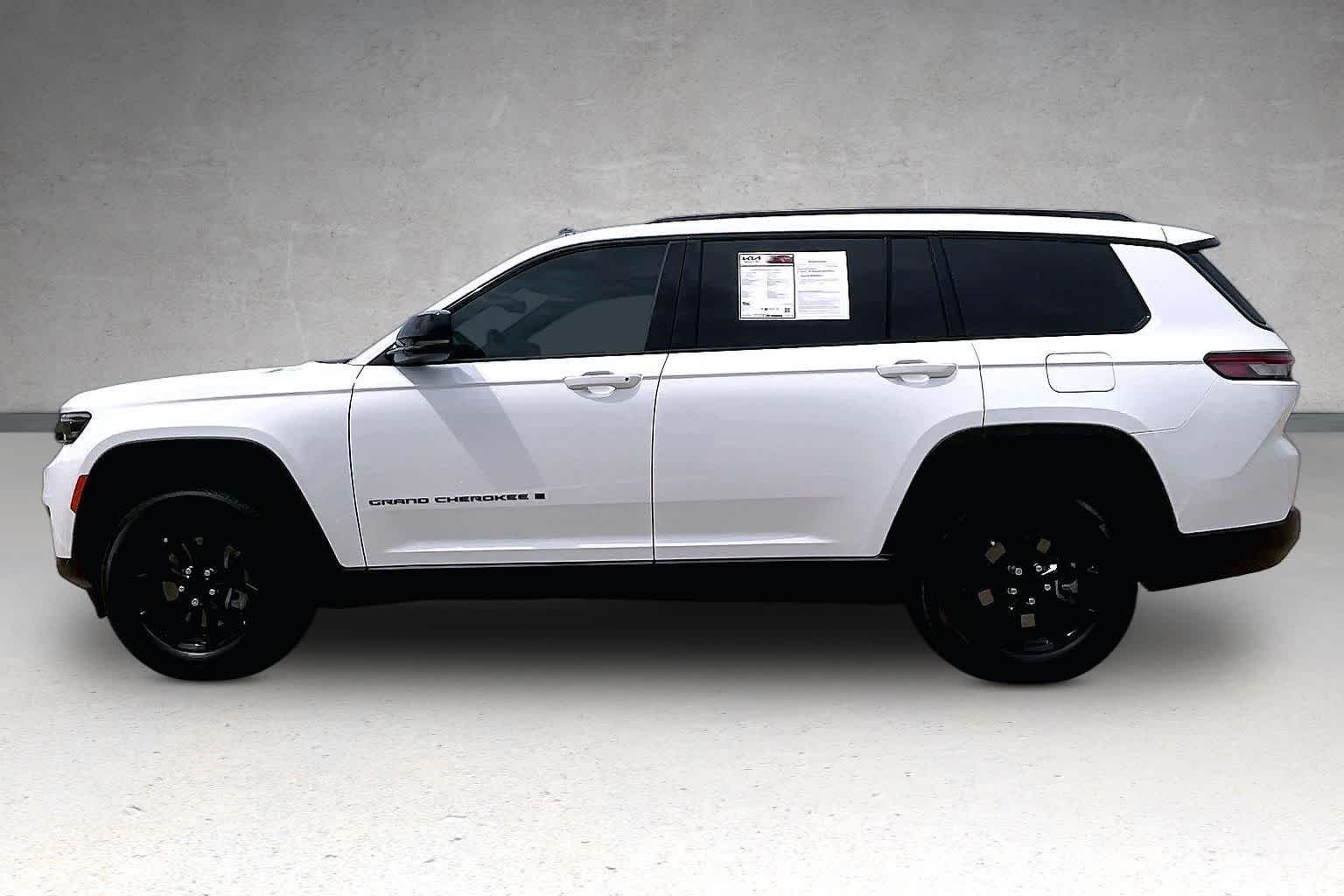 Thumbnail: 2025 Jeep Grand Cherokee L - 3