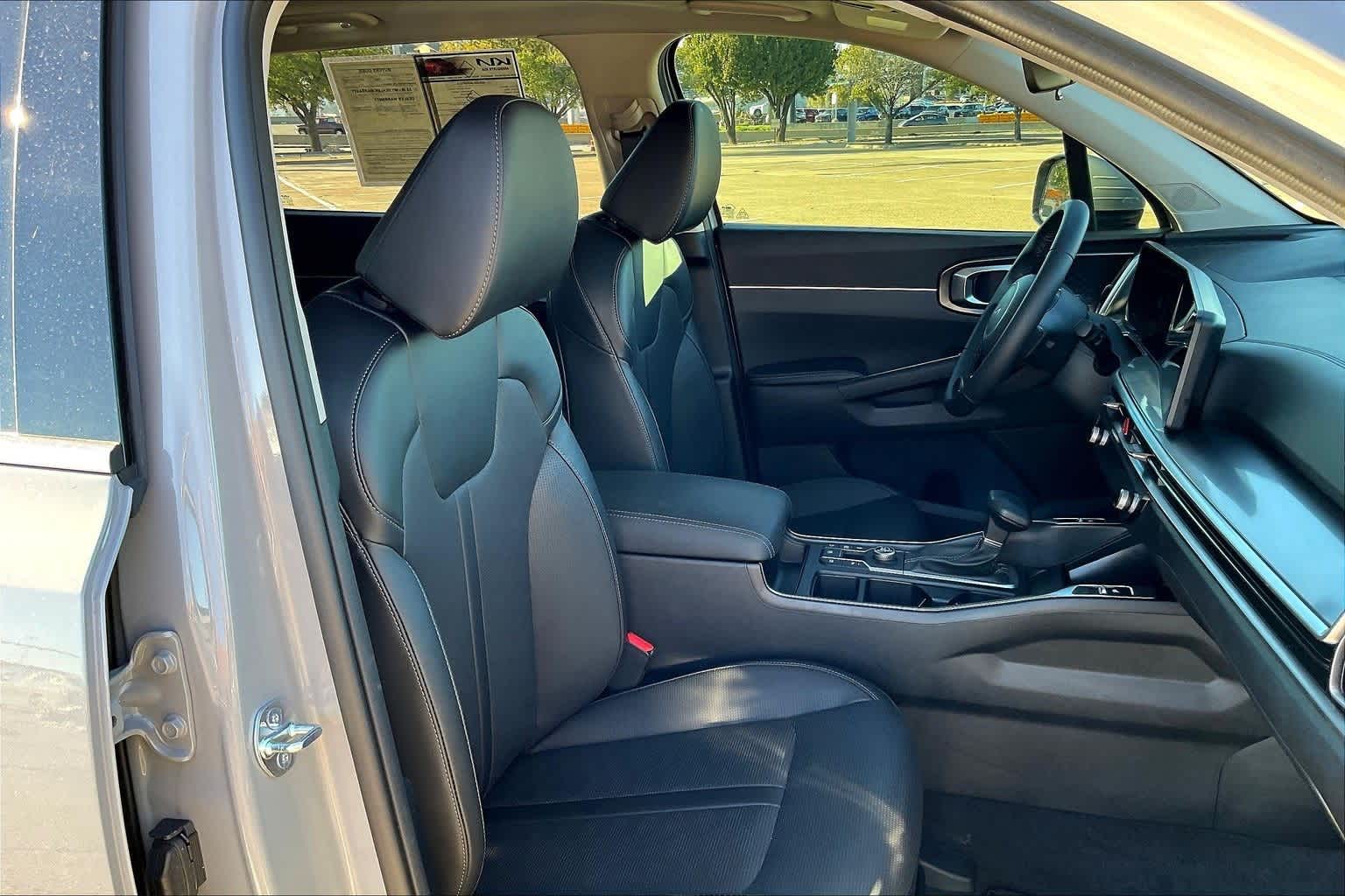 Thumbnail: 2025 Kia Sorento - 12