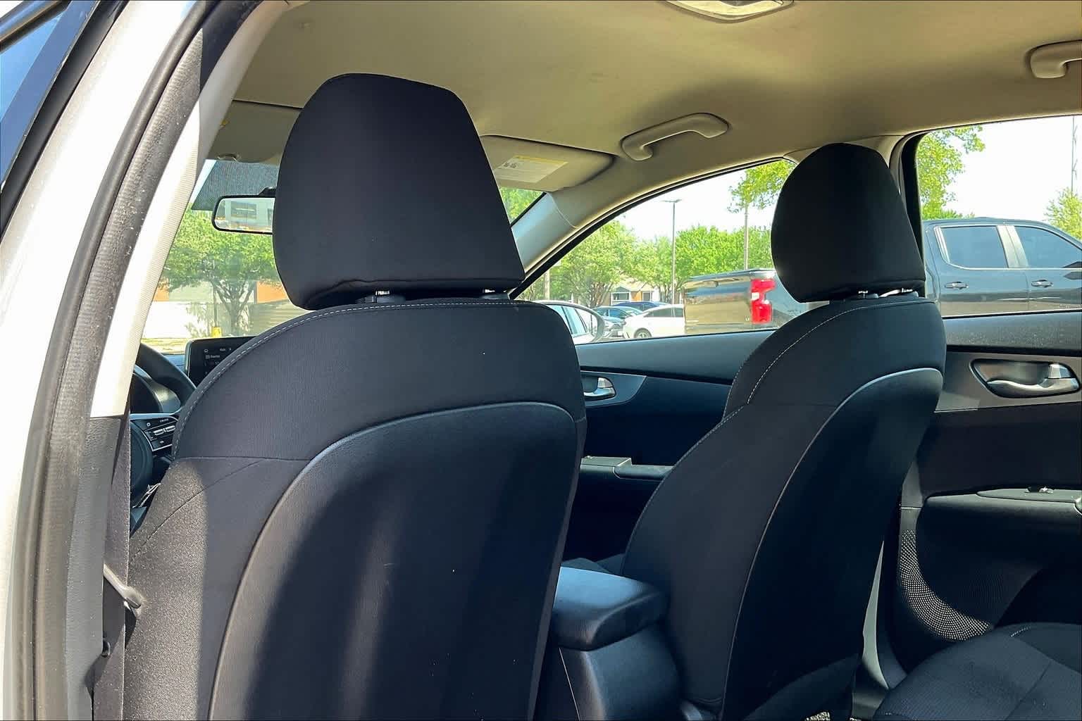 Thumbnail: 2021 Kia Forte - 12