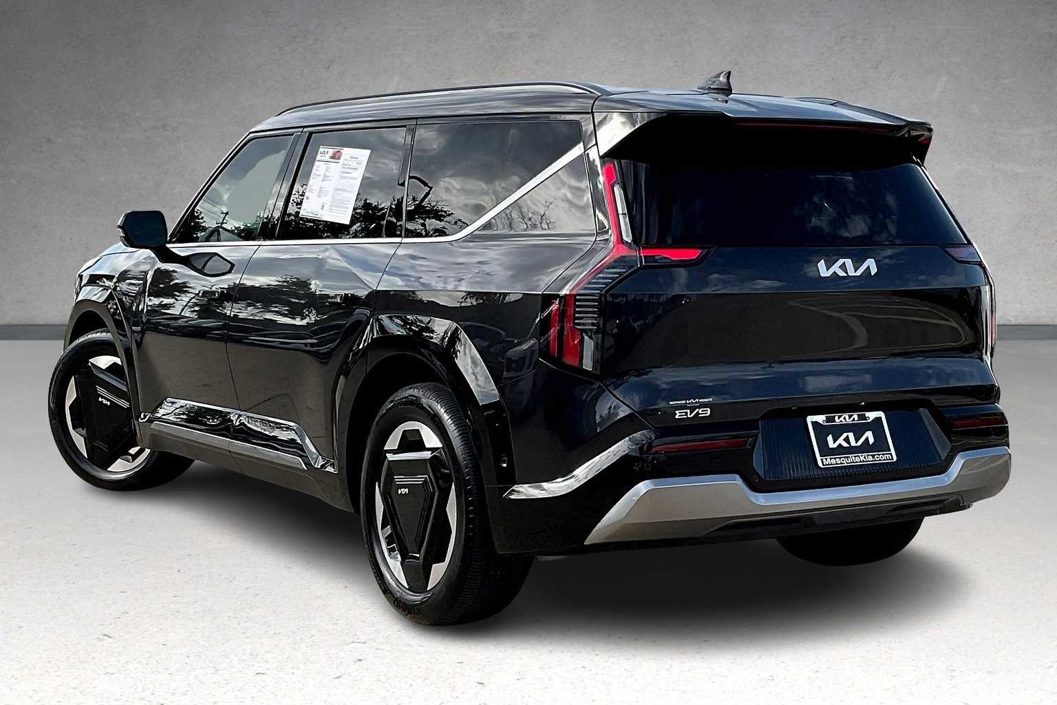 Thumbnail: 2024 Kia EV9 - 4
