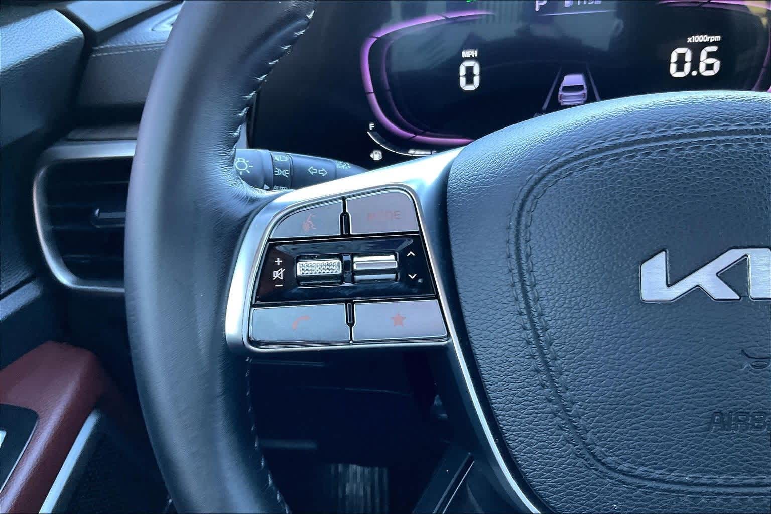 Thumbnail: 2023 Kia Telluride - 23