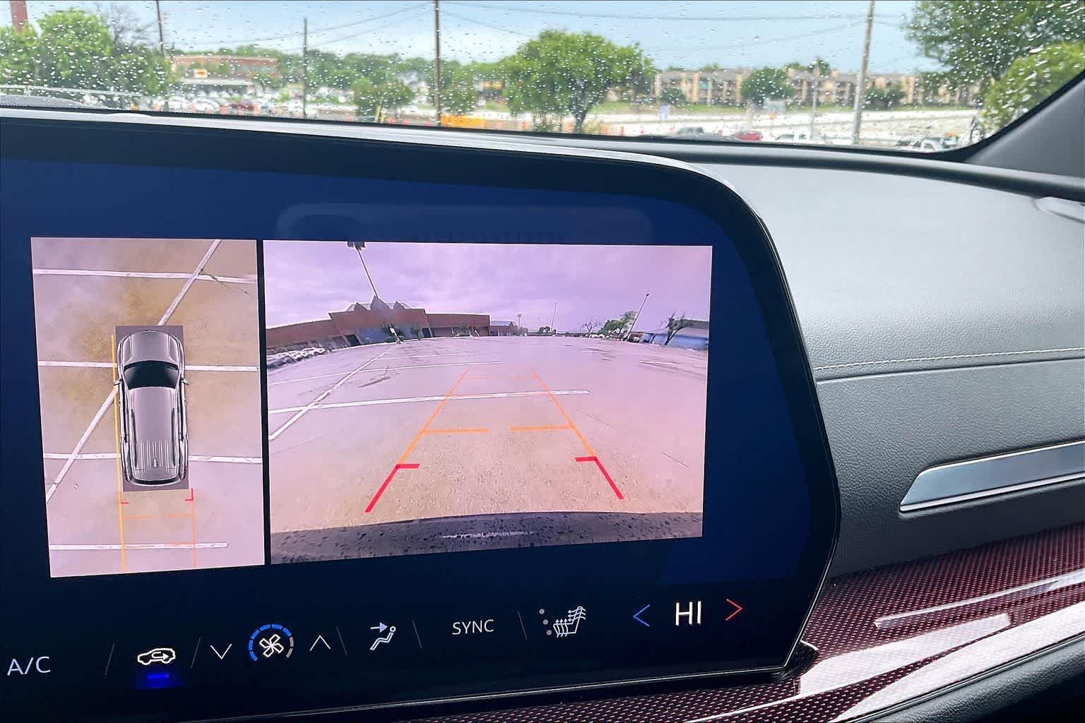 Thumbnail: 2024 Chevrolet Traverse - 26