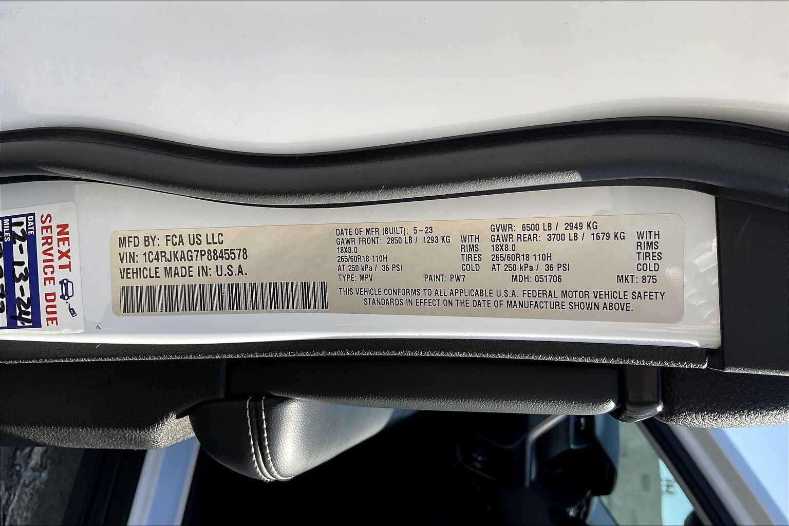 Thumbnail: 2023 Jeep Grand Cherokee - 20