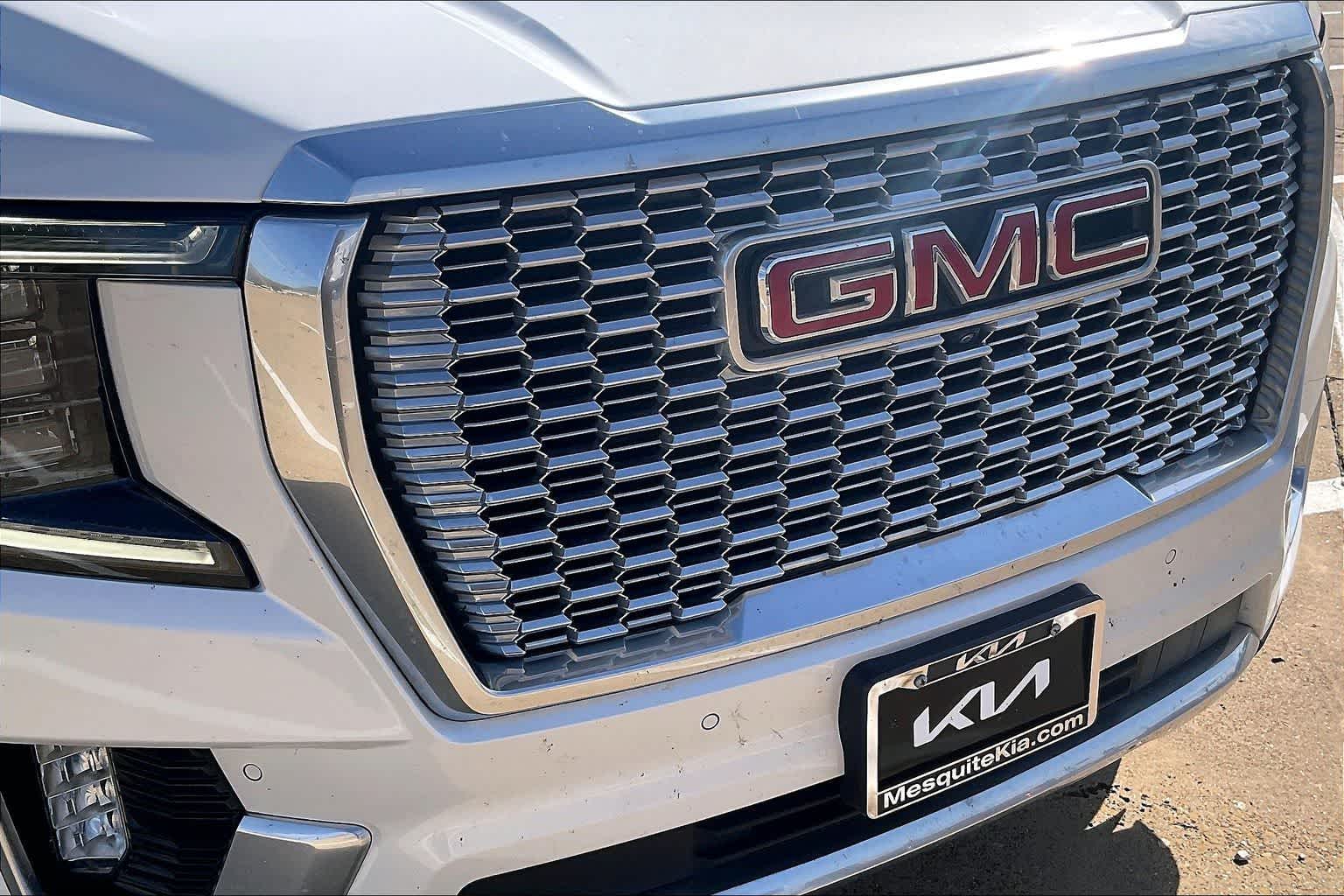 Thumbnail: 2022 GMC Yukon XL - 33