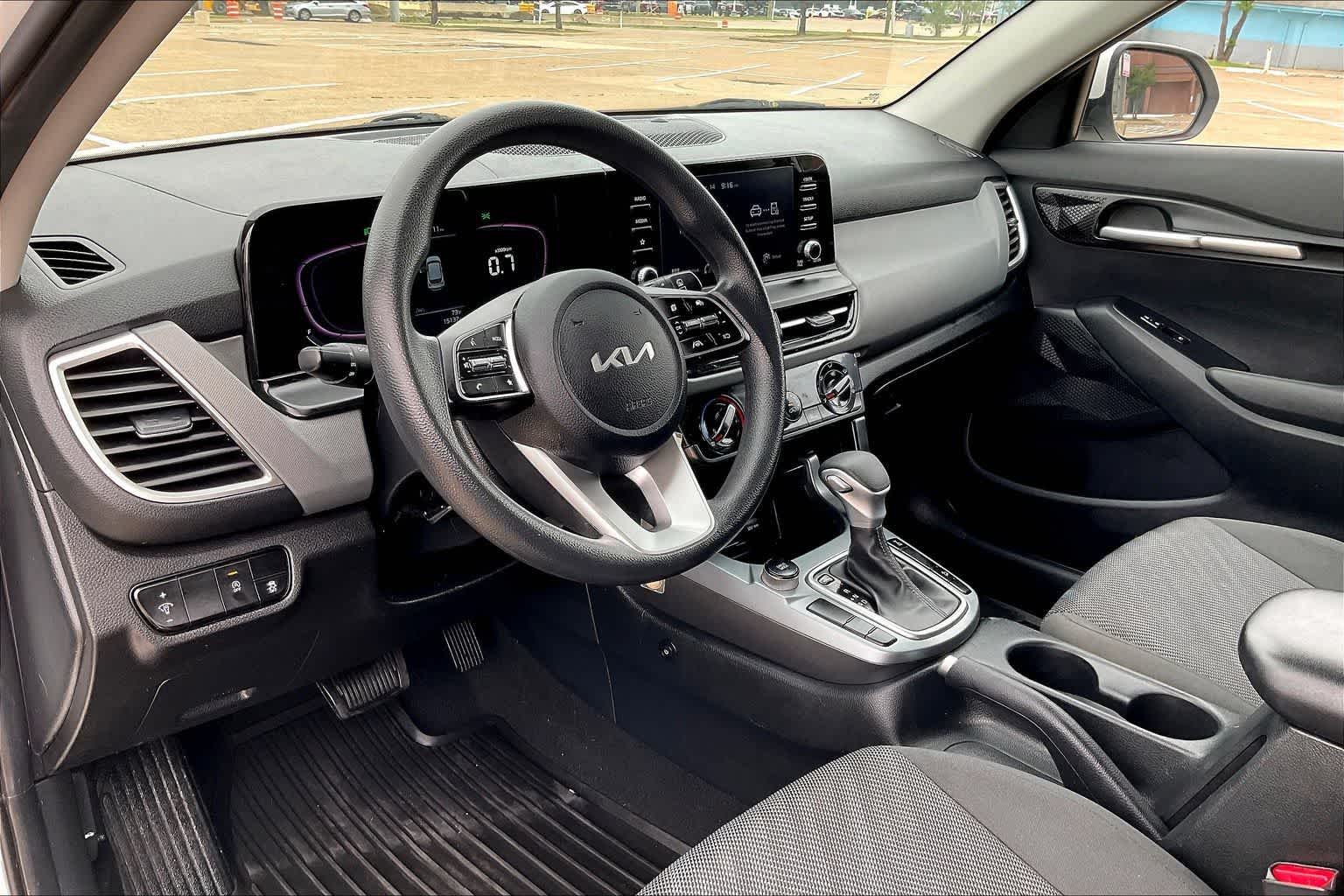 Thumbnail: 2024 Kia Seltos - 2