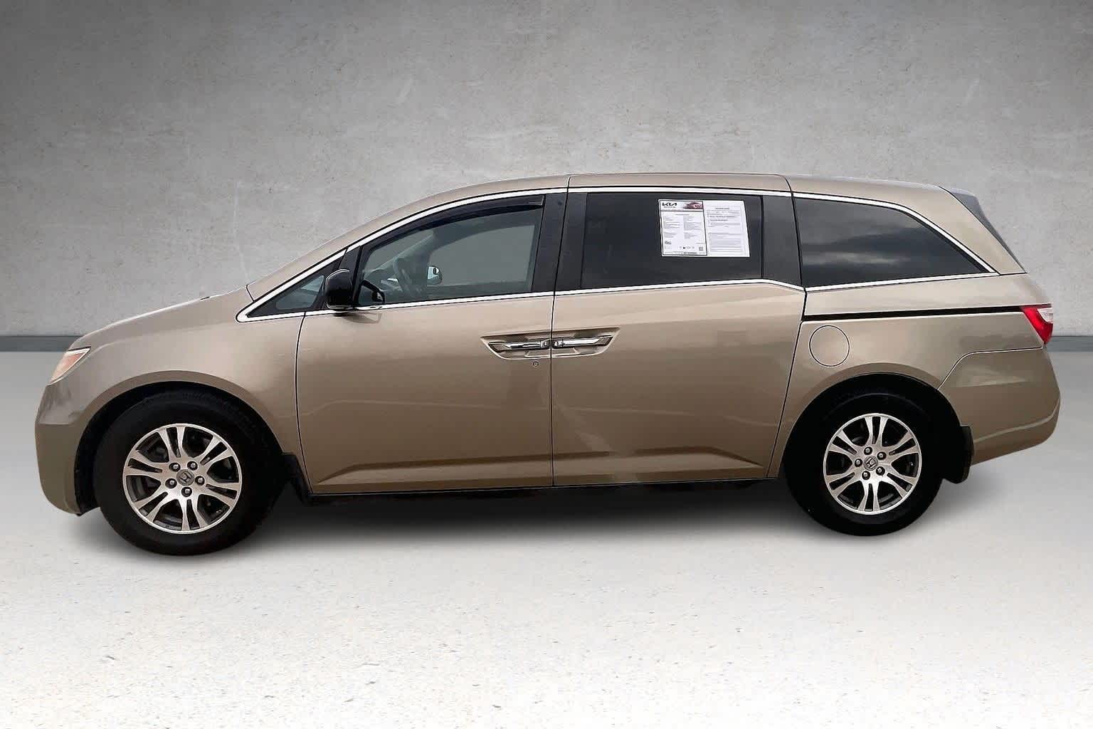 Thumbnail: 2011 Honda Odyssey - 3