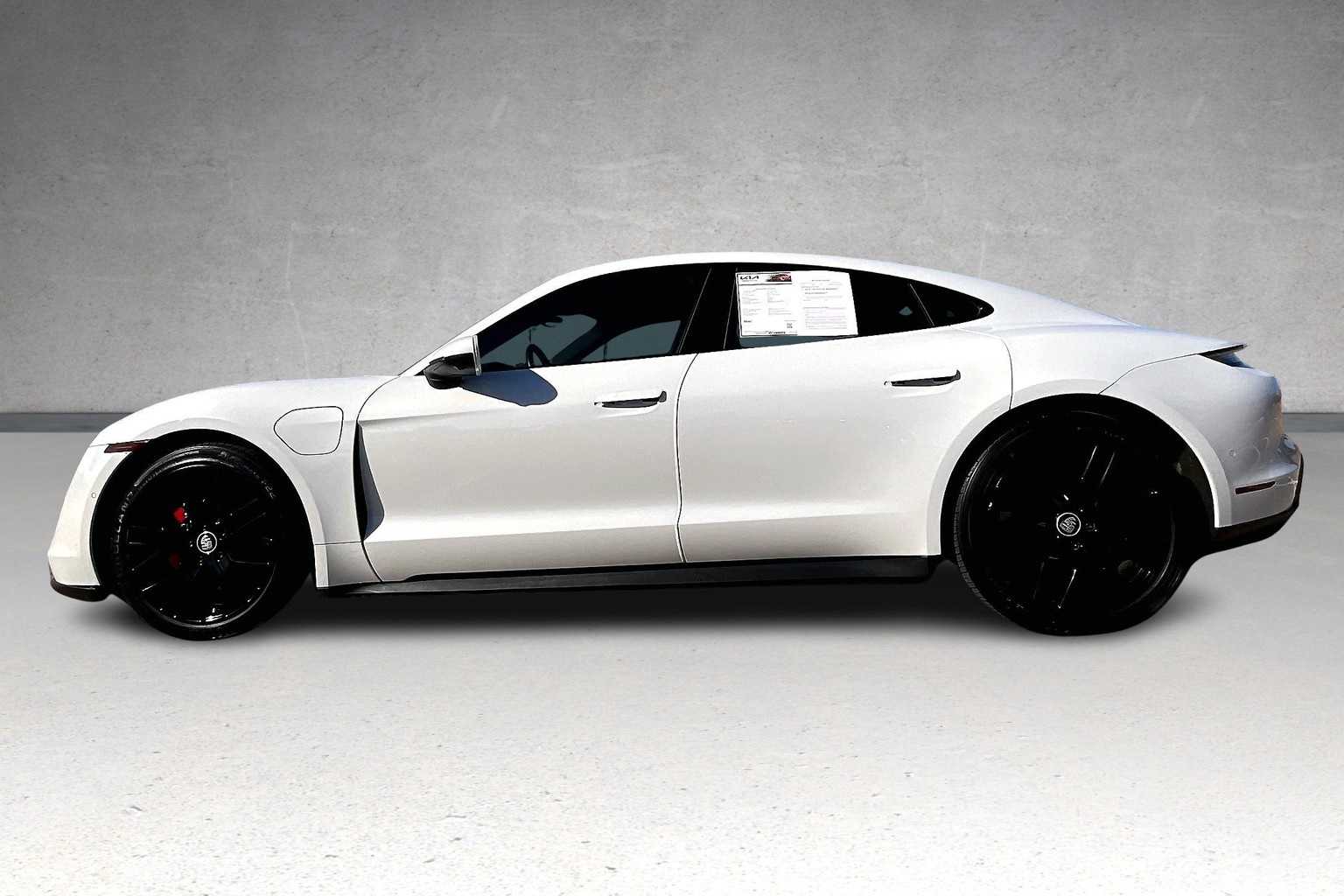 Thumbnail: 2020 Porsche Taycan - 3