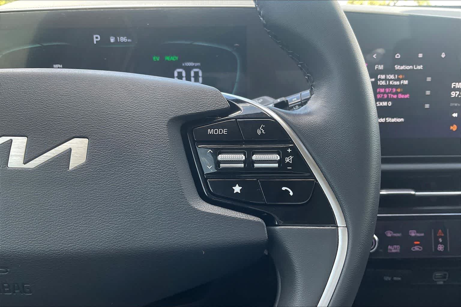 Thumbnail: 2024 Kia Niro - 25