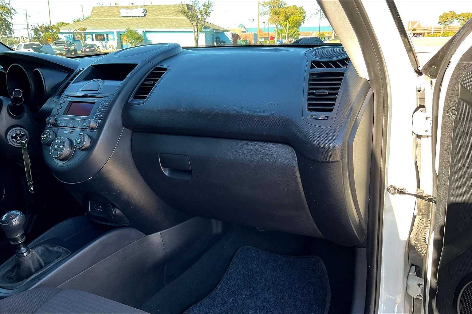 Thumbnail: 2011 Kia Soul - 22