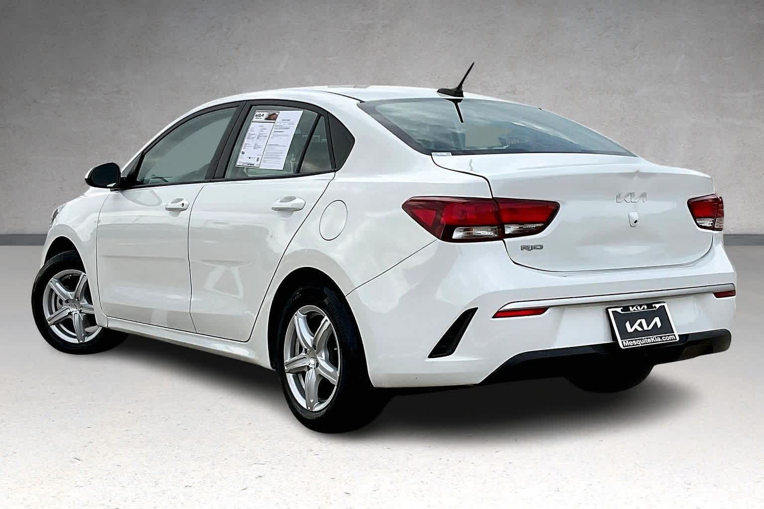 Thumbnail: 2022 Kia Rio - 4