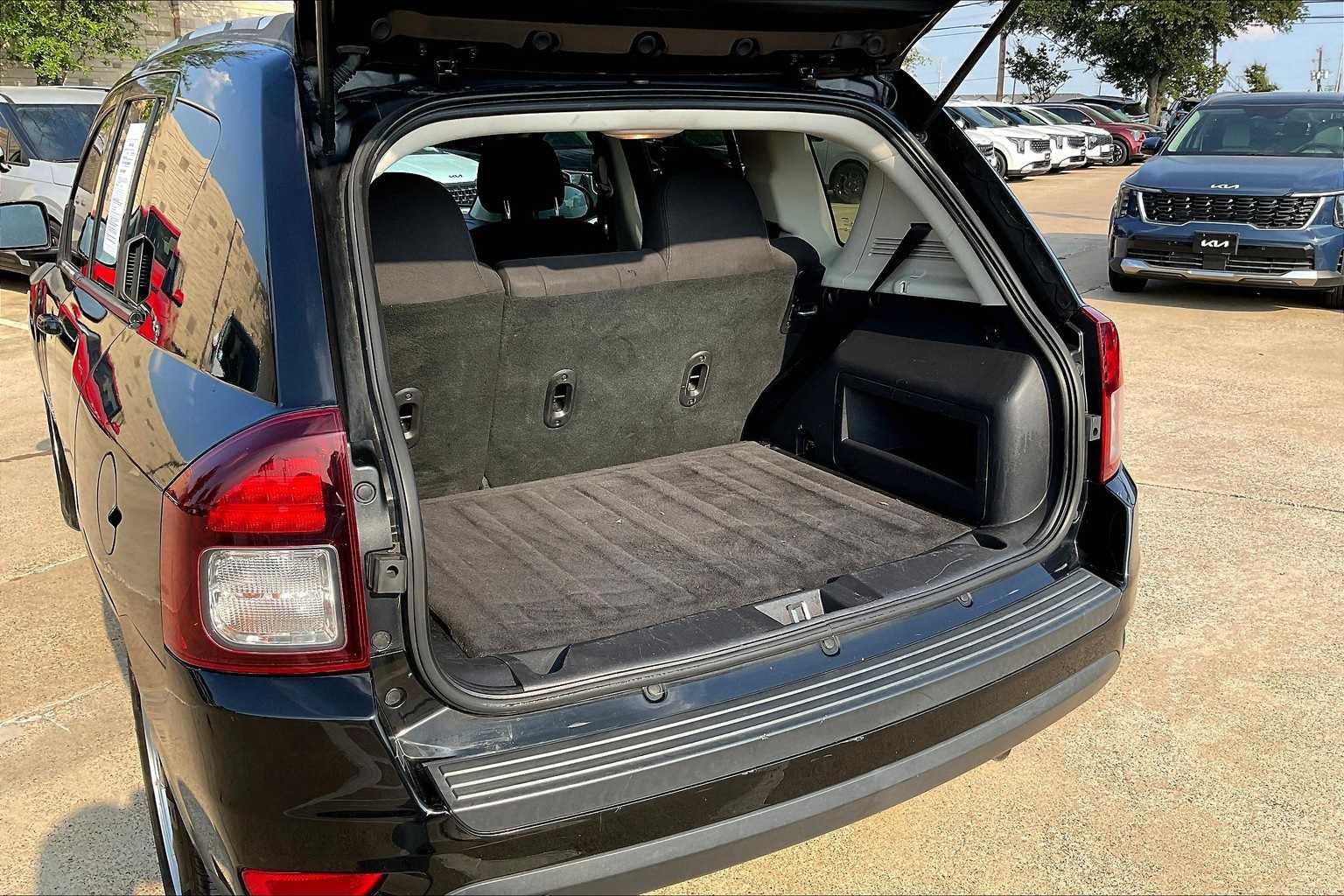 Thumbnail: 2016 Jeep Compass - 17