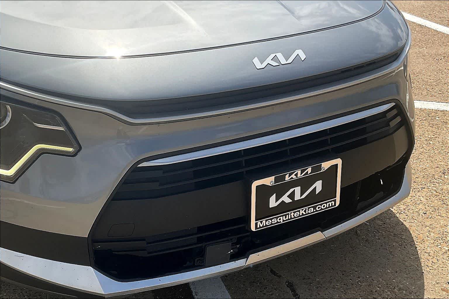 Thumbnail: 2024 Kia Niro - 32