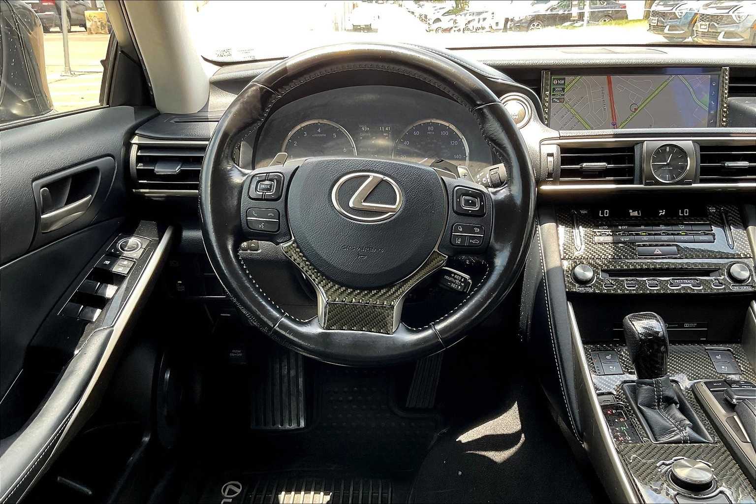 2017 Lexus IS 300 13