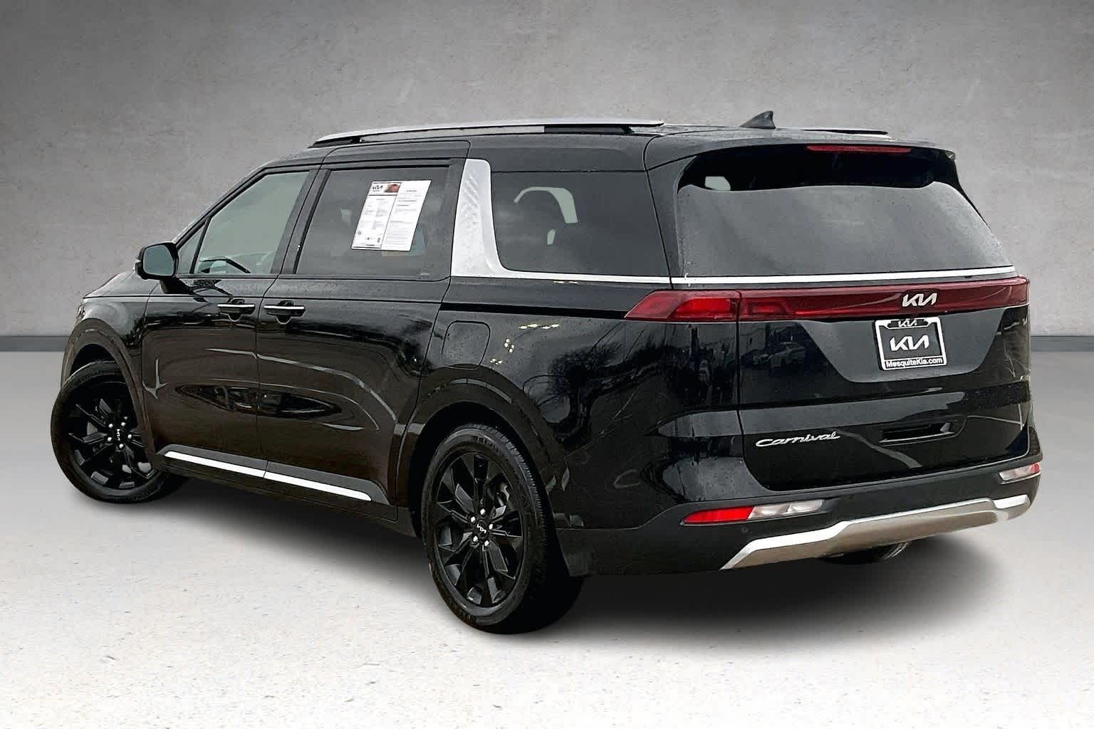 Thumbnail: 2022 Kia Carnival - 4