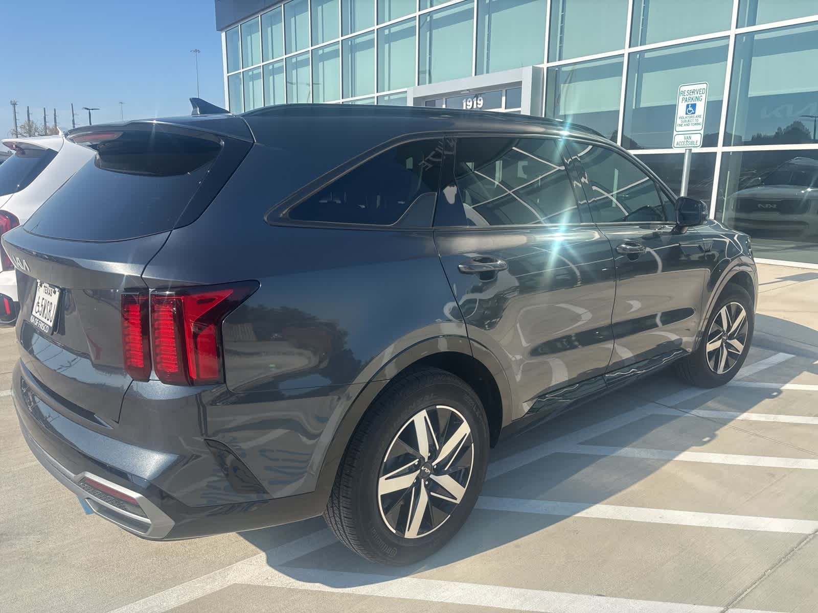 Thumbnail: 2023 Kia Sorento - 2
