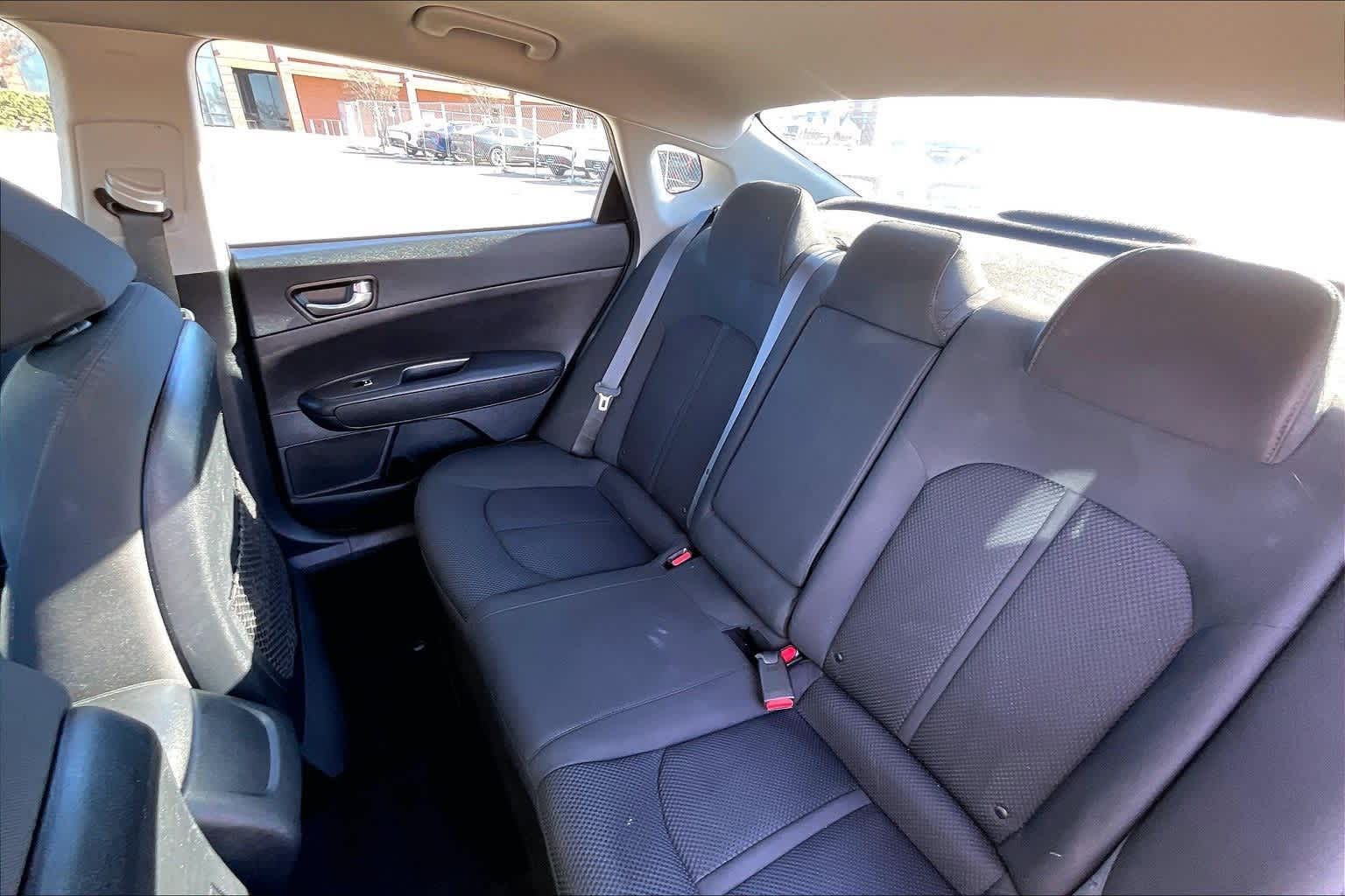 Thumbnail: 2020 Kia Optima - 29