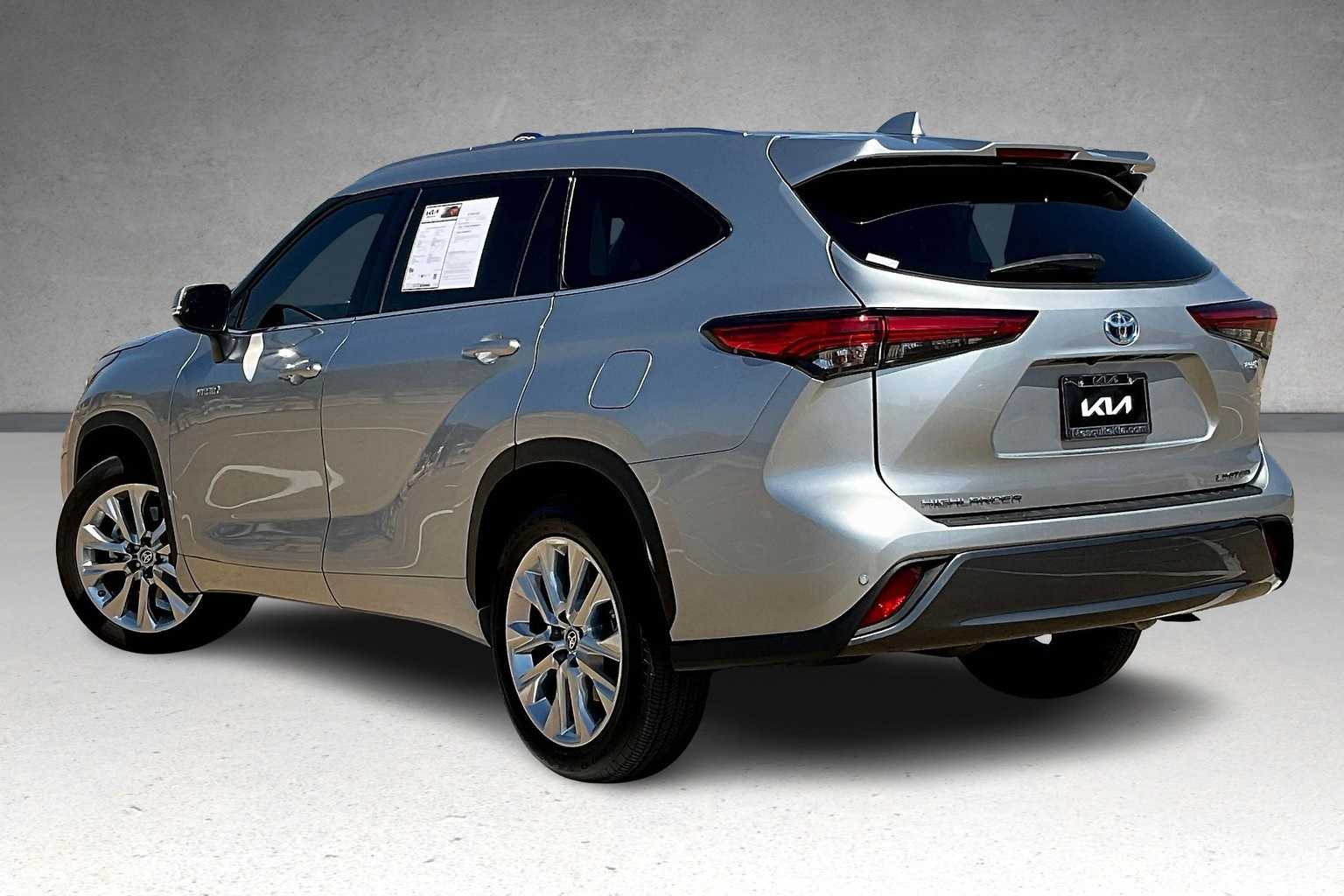 2021 Toyota Highlander Hybrid Limited photo 4