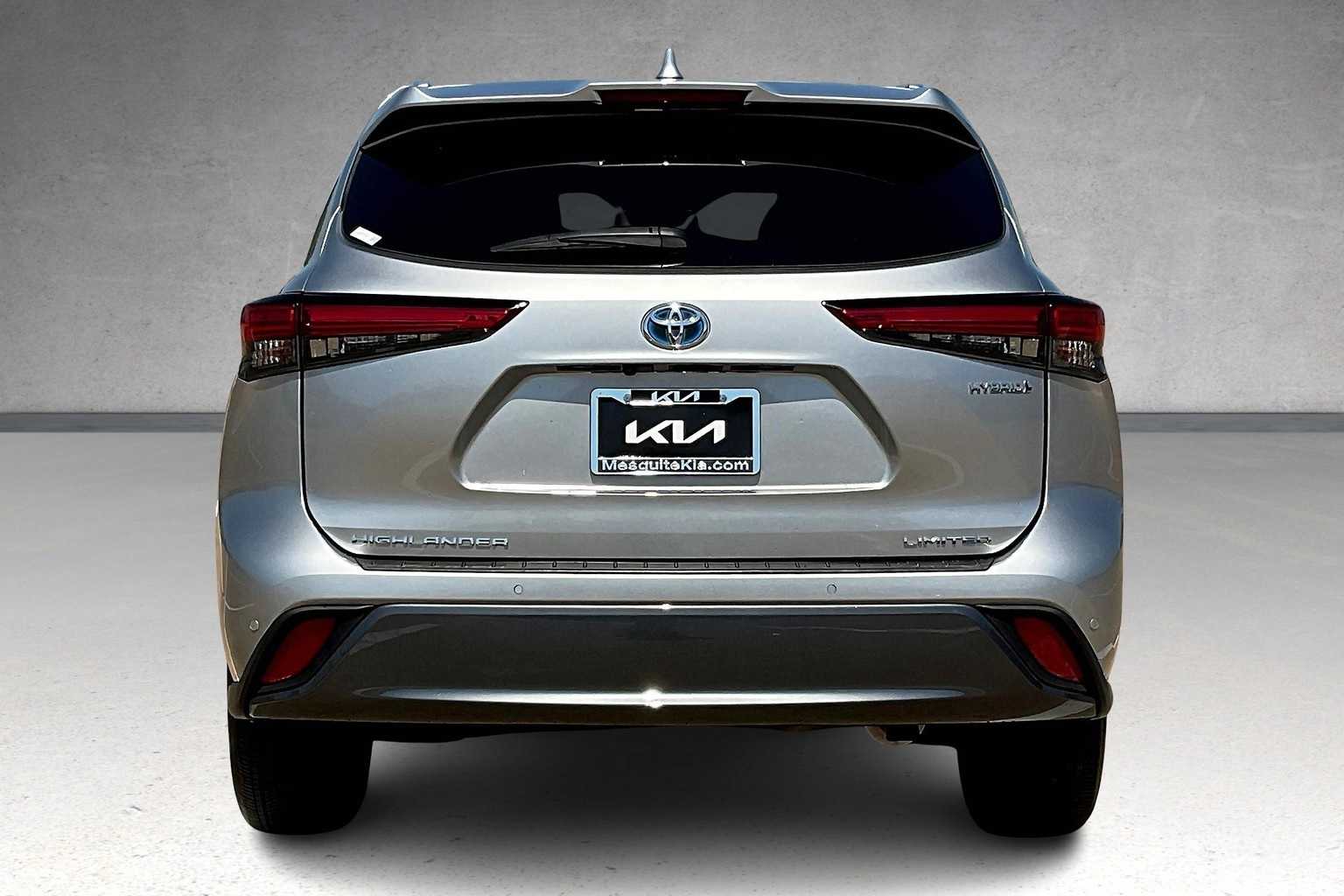 Thumbnail: 2021 Toyota Highlander - 5