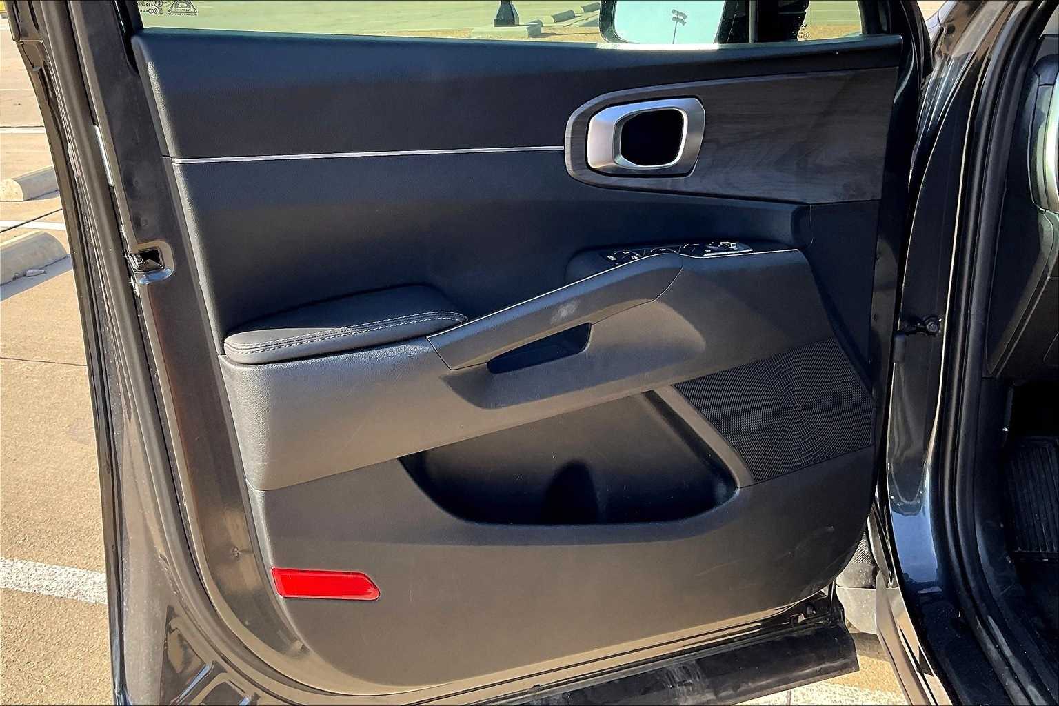 Thumbnail: 2024 Kia Sorento - 27