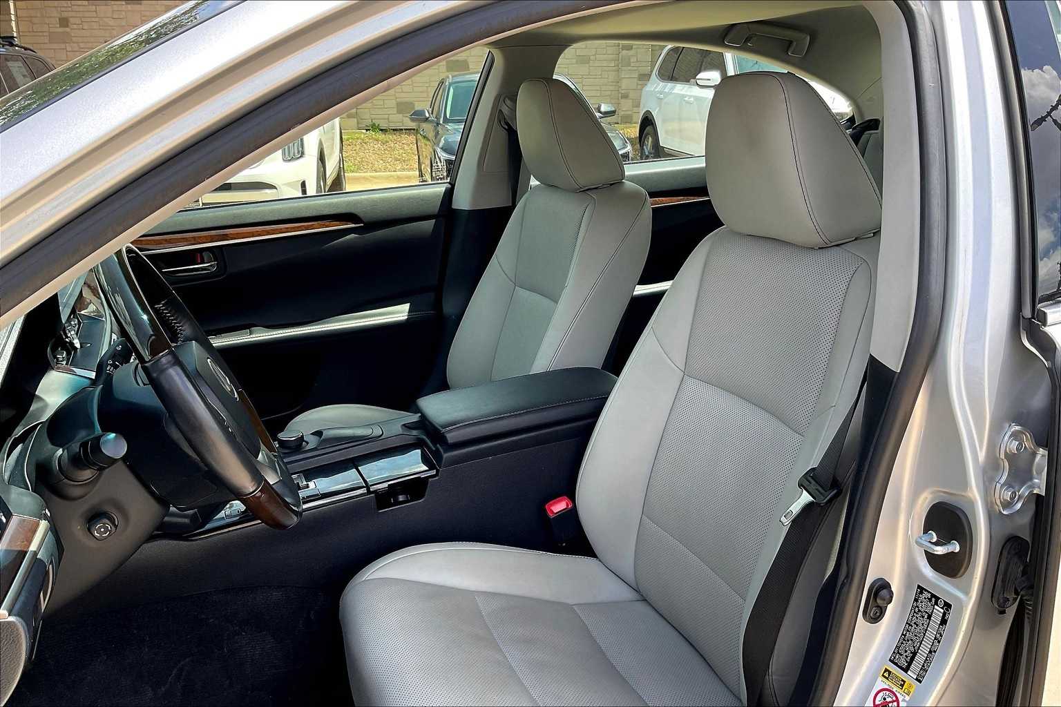 Thumbnail: 2015 Lexus ES - 11