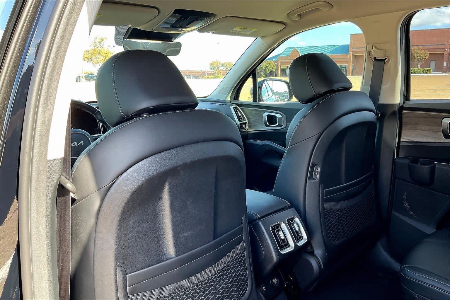 Thumbnail: 2022 Kia Sorento - 11