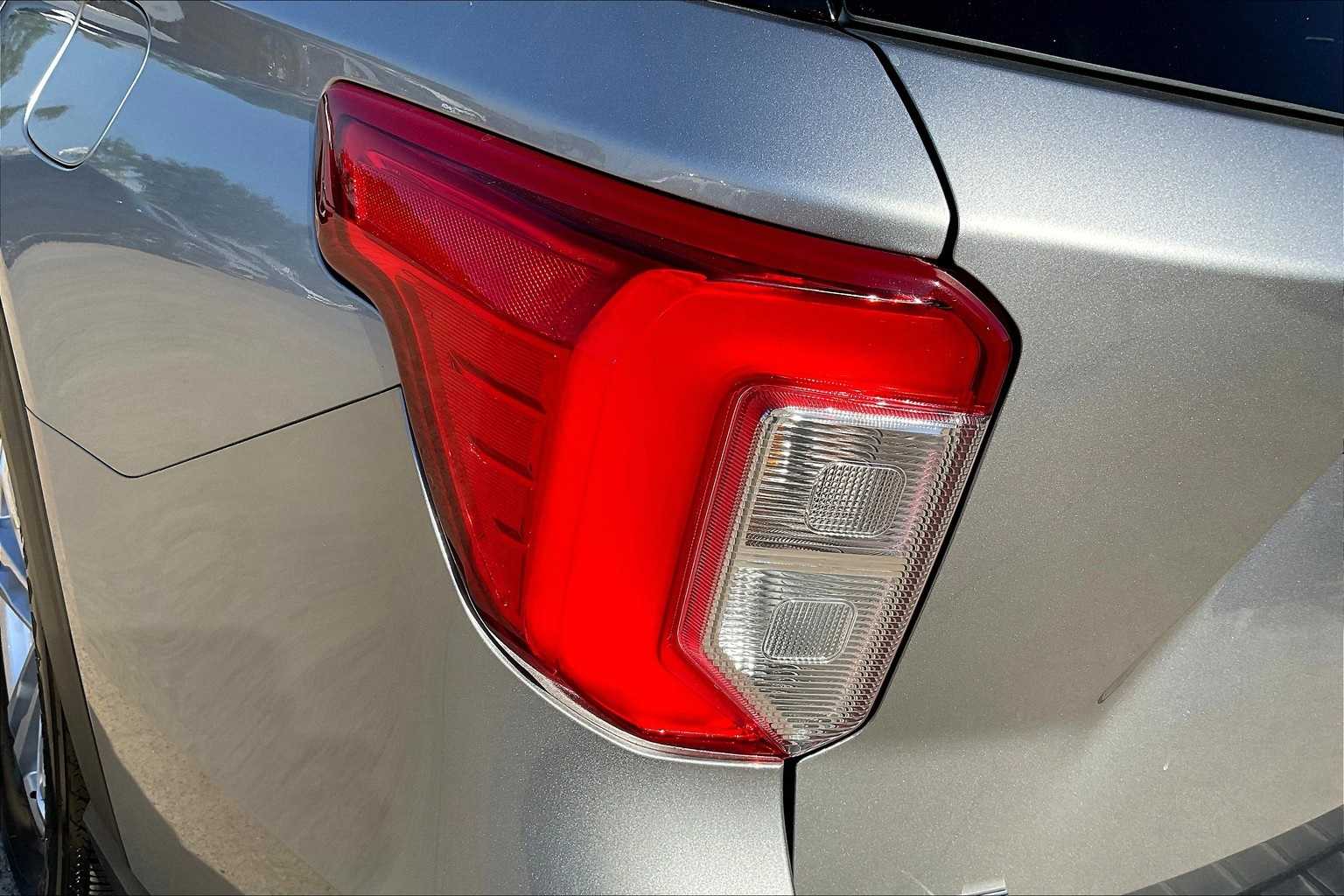 Thumbnail: 2021 Ford Explorer - 31
