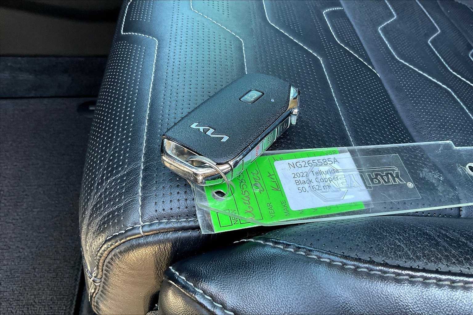 Thumbnail: 2022 Kia Telluride - 19