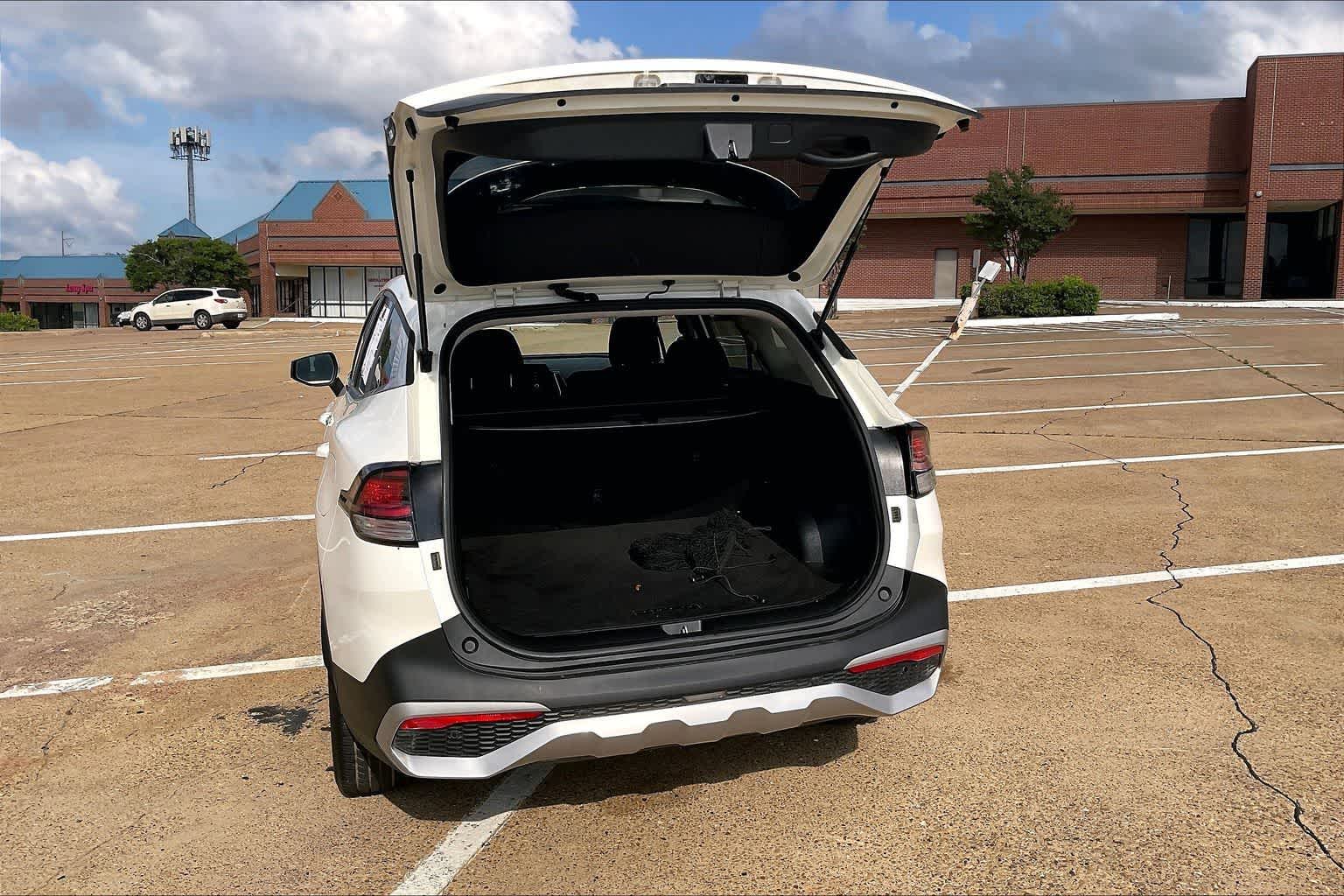 Thumbnail: 2023 Kia Sportage - 18