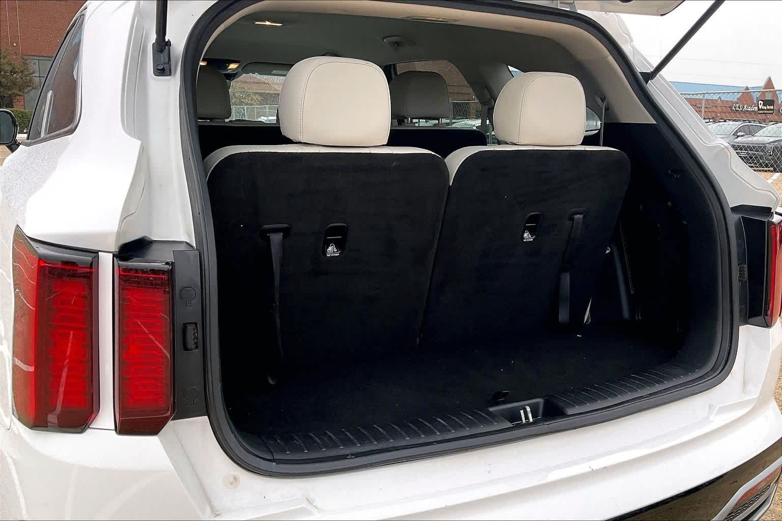 Thumbnail: 2021 Kia Sorento - 18