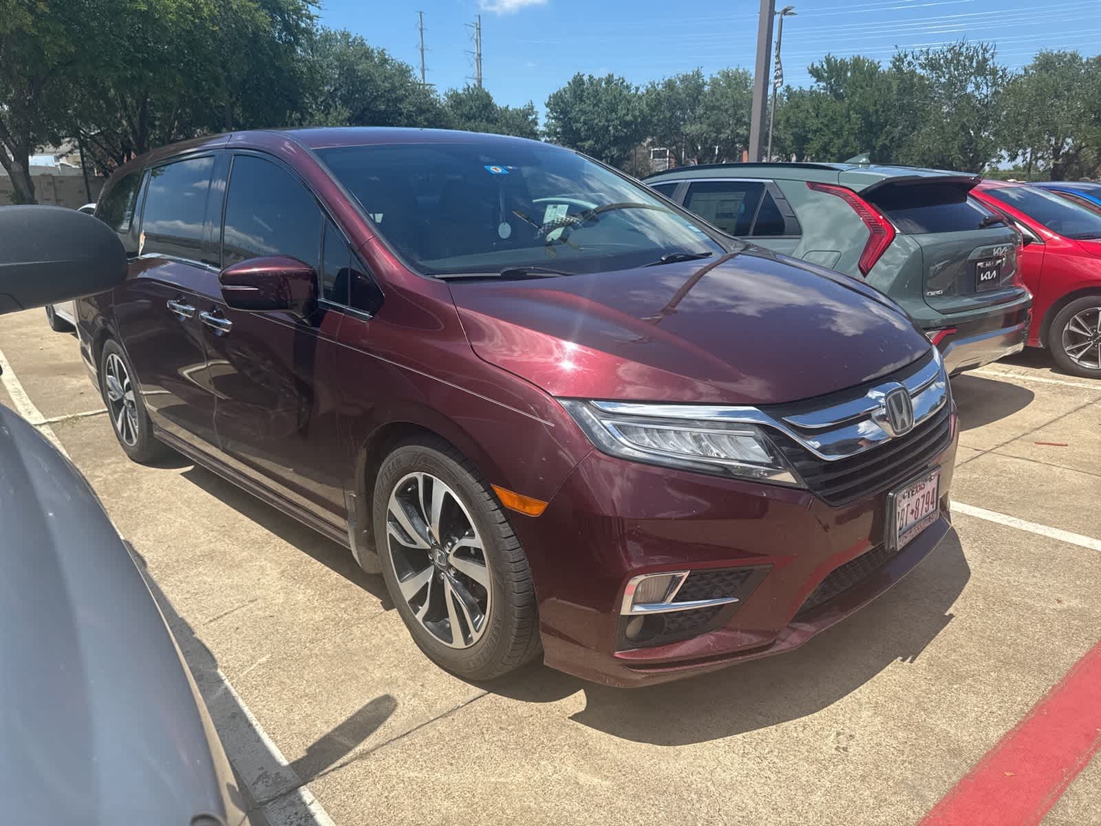 2020 Honda Odyssey Elite photo 2